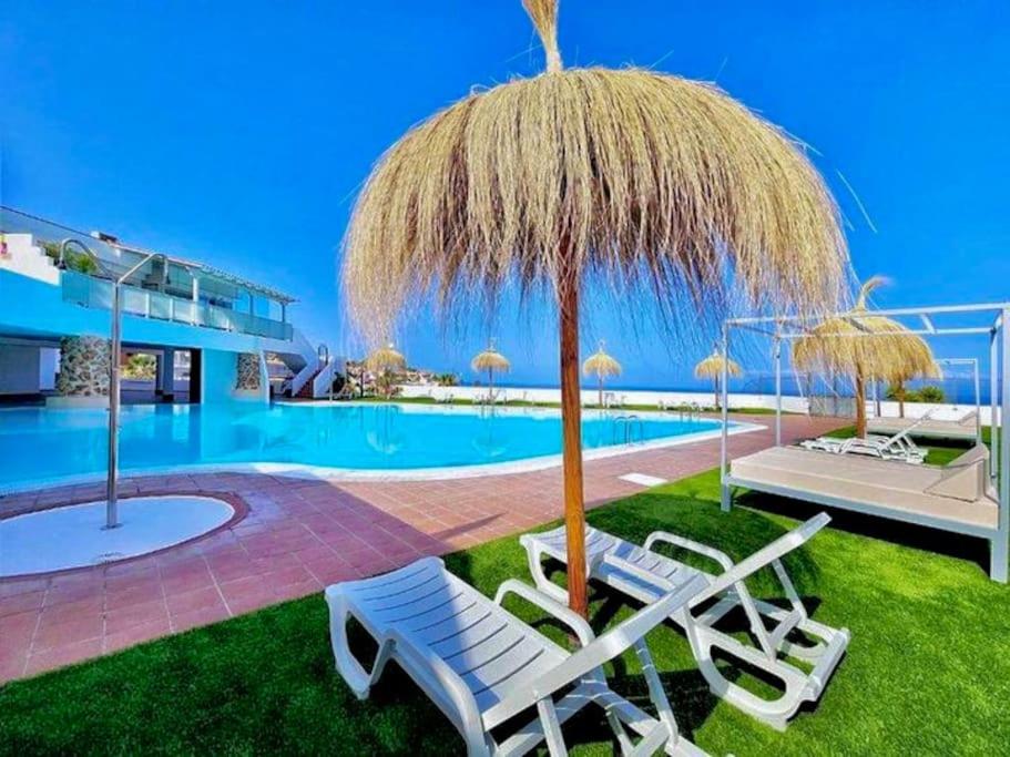 Romantic Ocean View apartment in Island Village