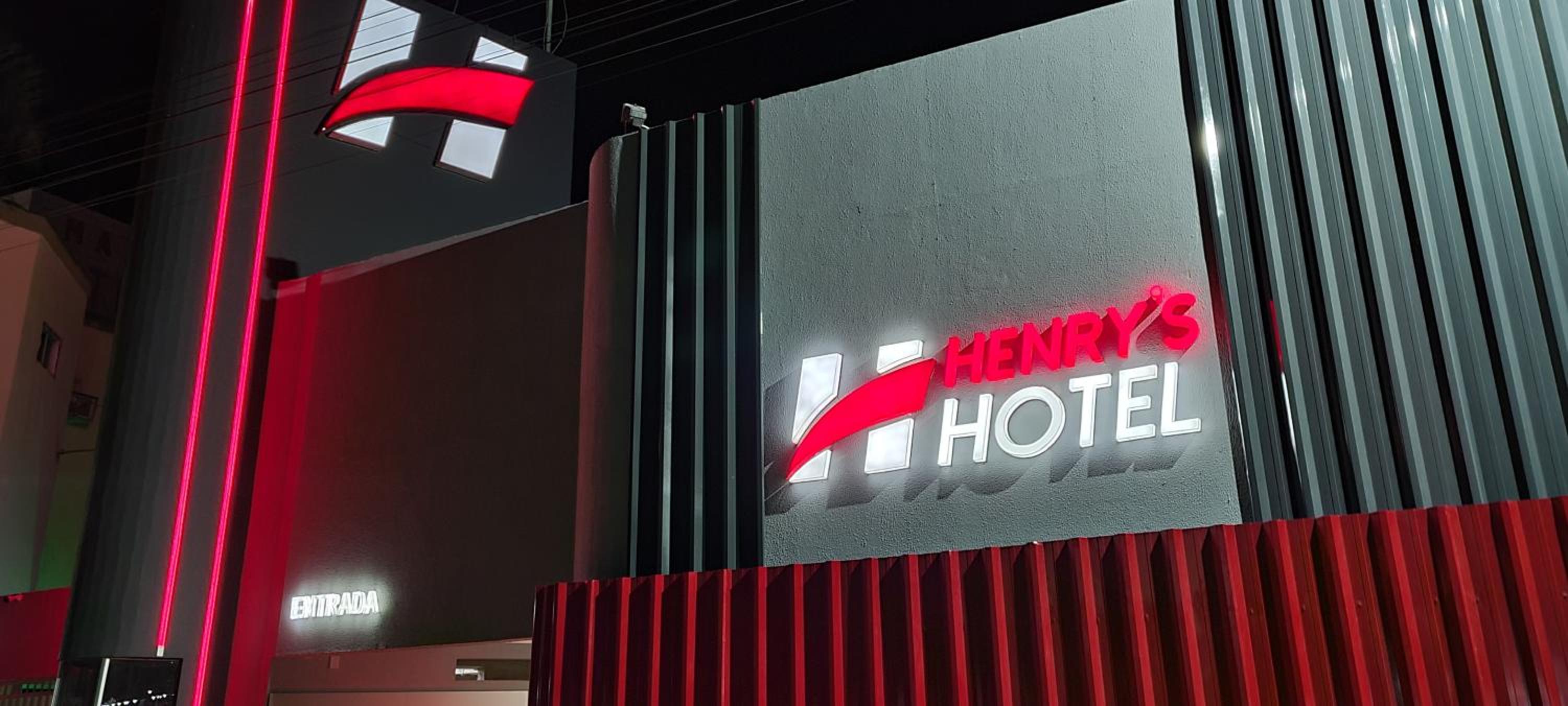 Henry's Motel