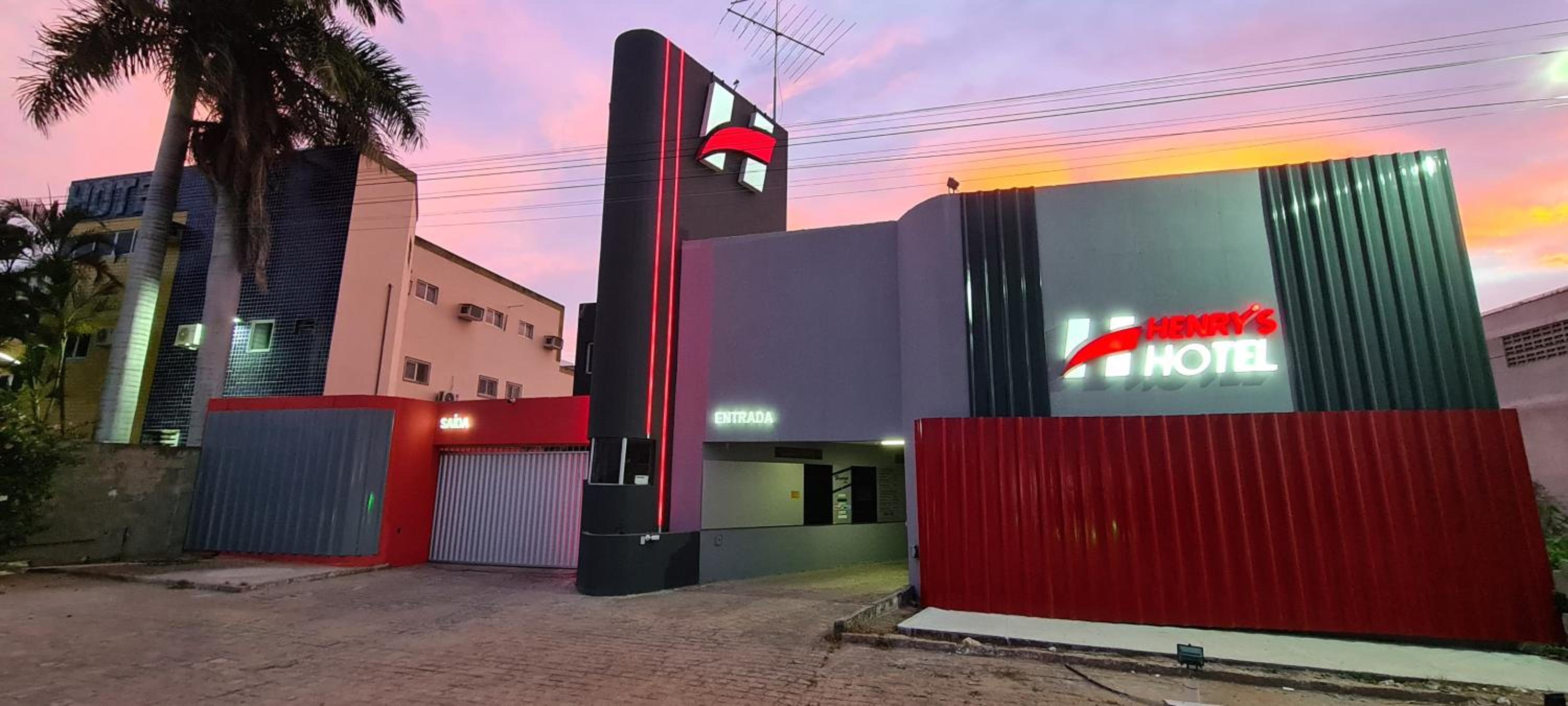 Henry's Motel