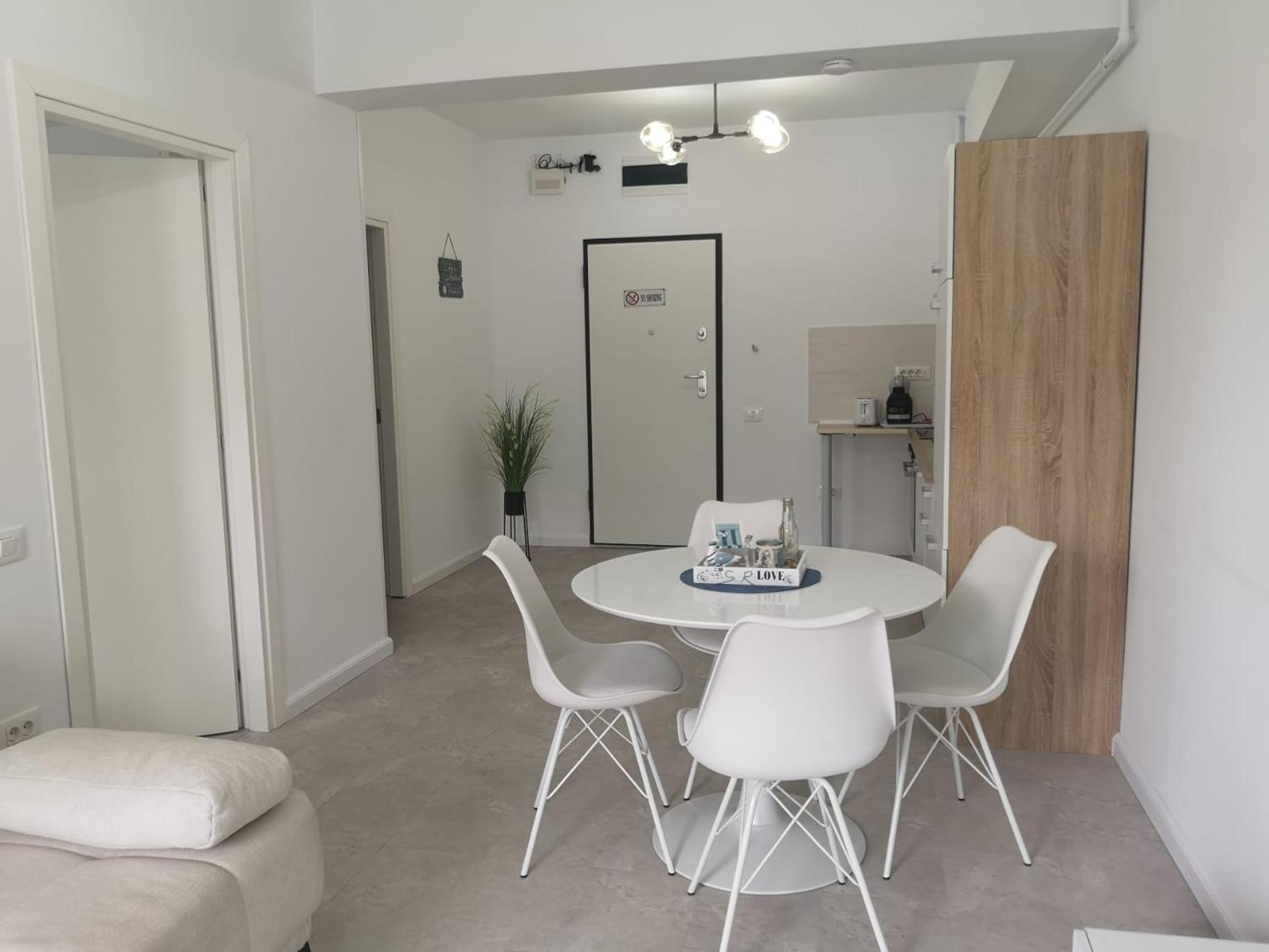 Wave SeaView Apartment view 4