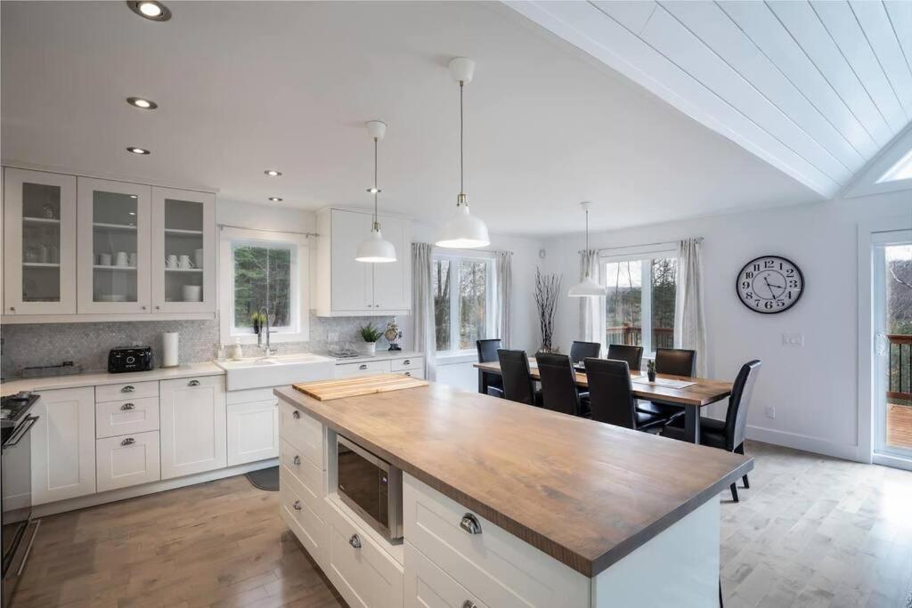 Luxurious Scandinavian Golf Chalet with Private Spa