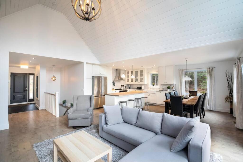 Luxurious Scandinavian Golf Chalet with Private Spa