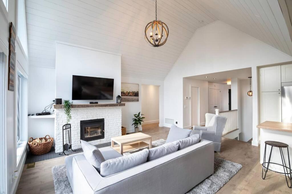 Luxurious Scandinavian Golf Chalet with Private Spa