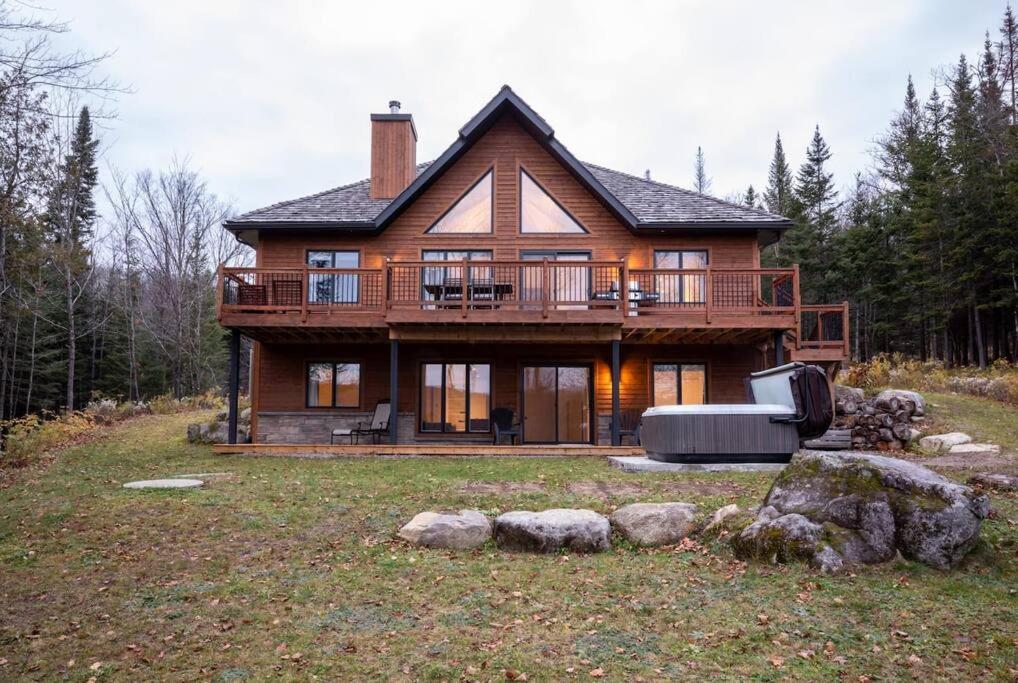 Luxurious Scandinavian Golf Chalet with Private Spa