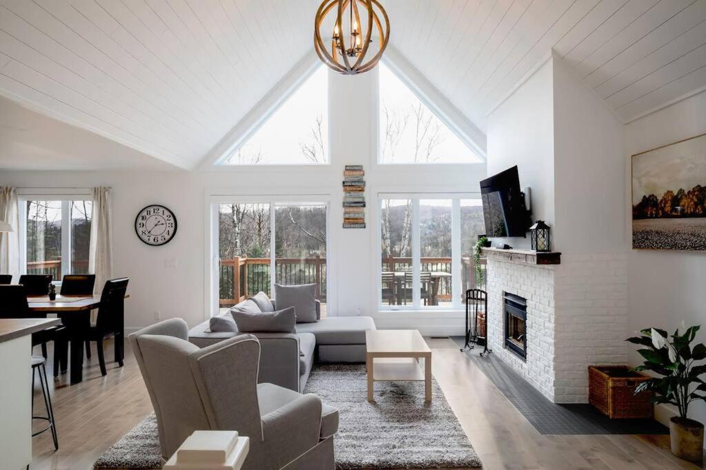 Luxurious Scandinavian Golf Chalet with Private Spa