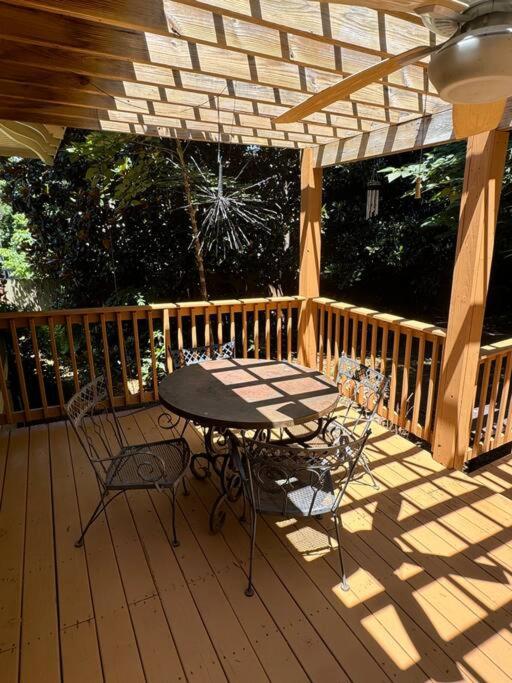 Midtown Central Gardens Bungalow view 5