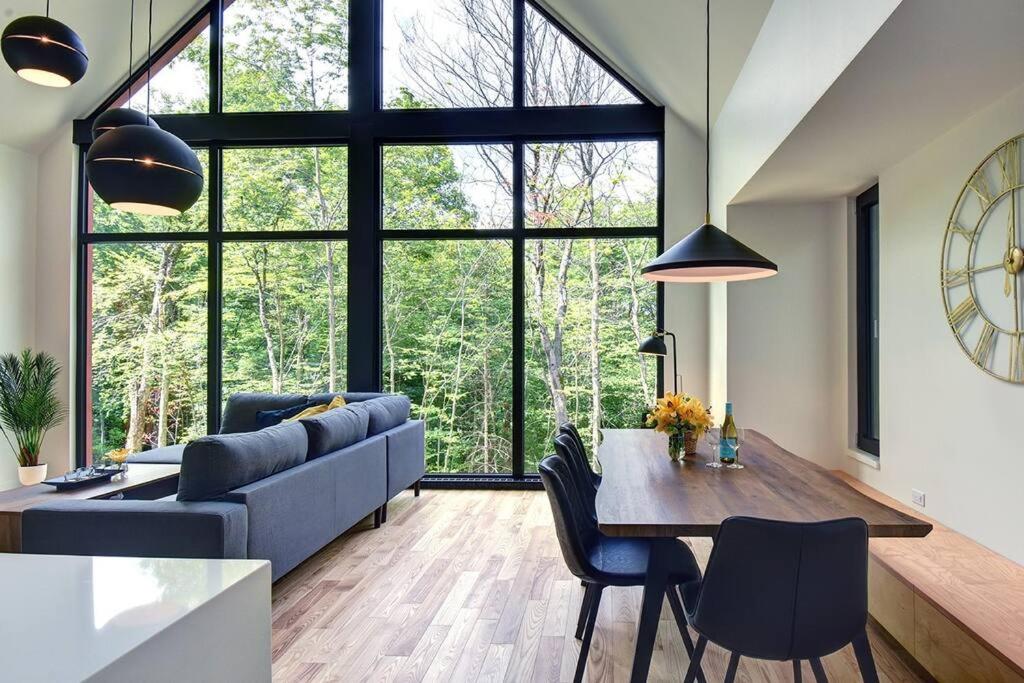 Modern Scandinavian Chalet with Jacuzzi, Pool, Lake