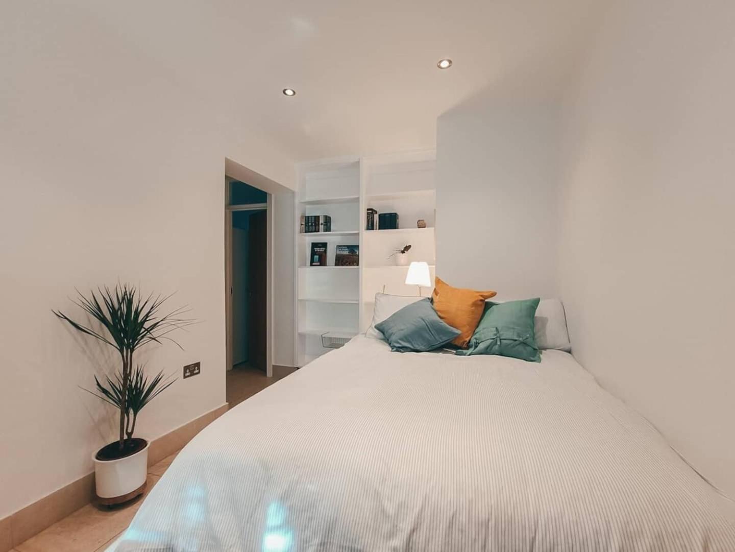 The Sandy Studio Flat in Petersham view 2