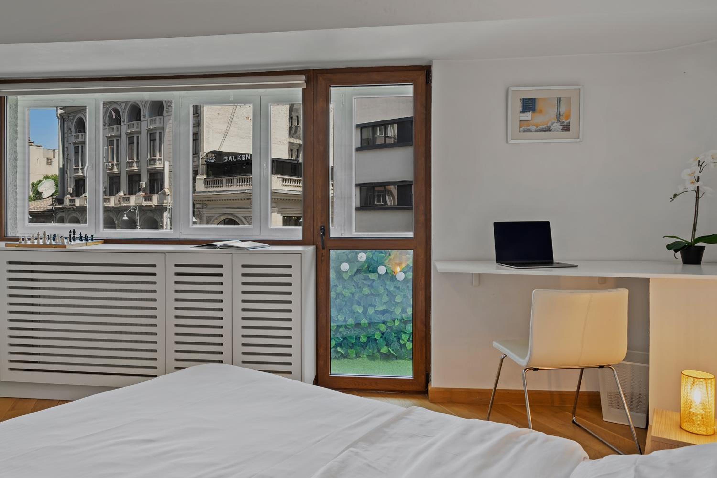 EDES Central Suite Perfect Location & Modern