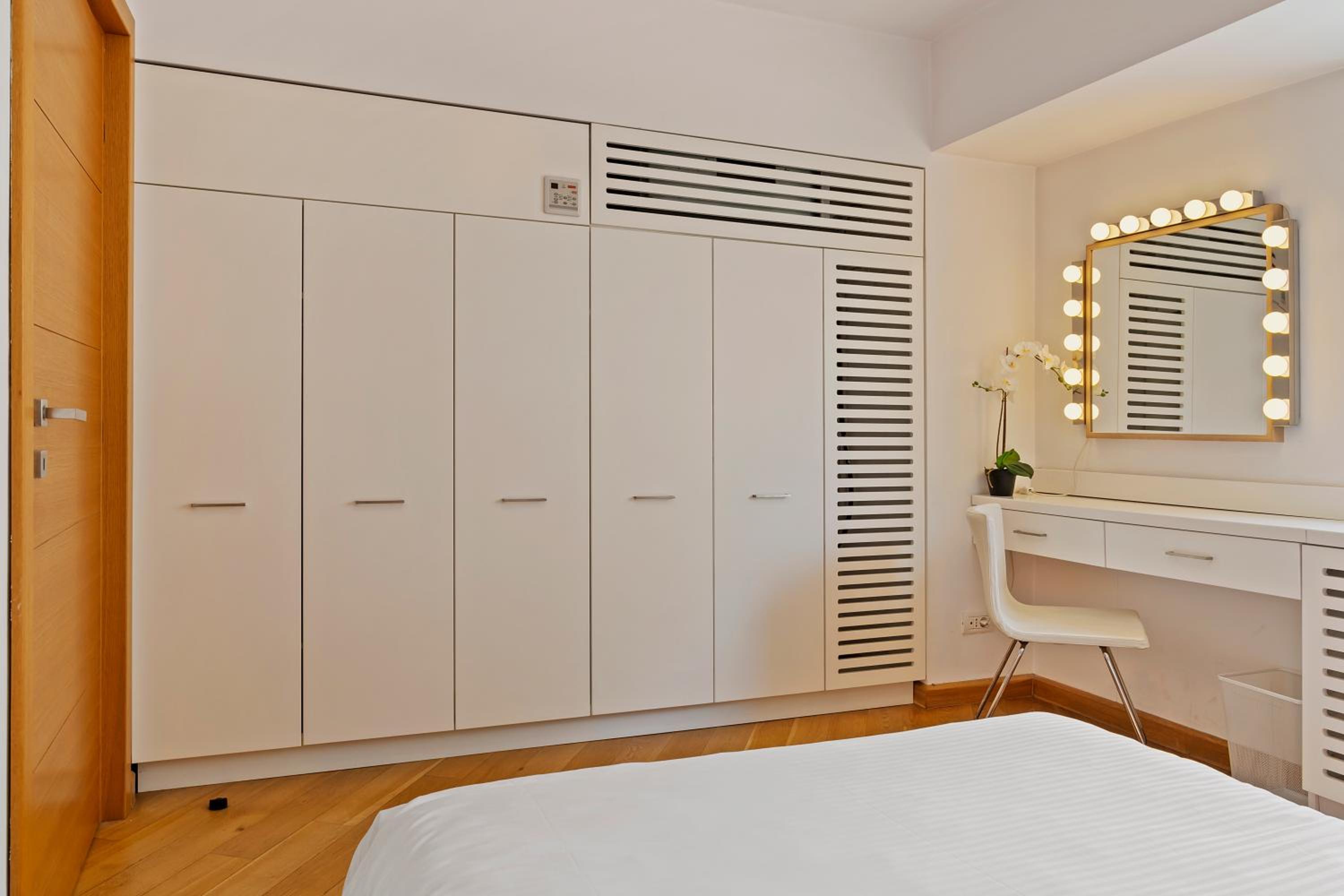 EDES Central Suite Perfect Location & Modern