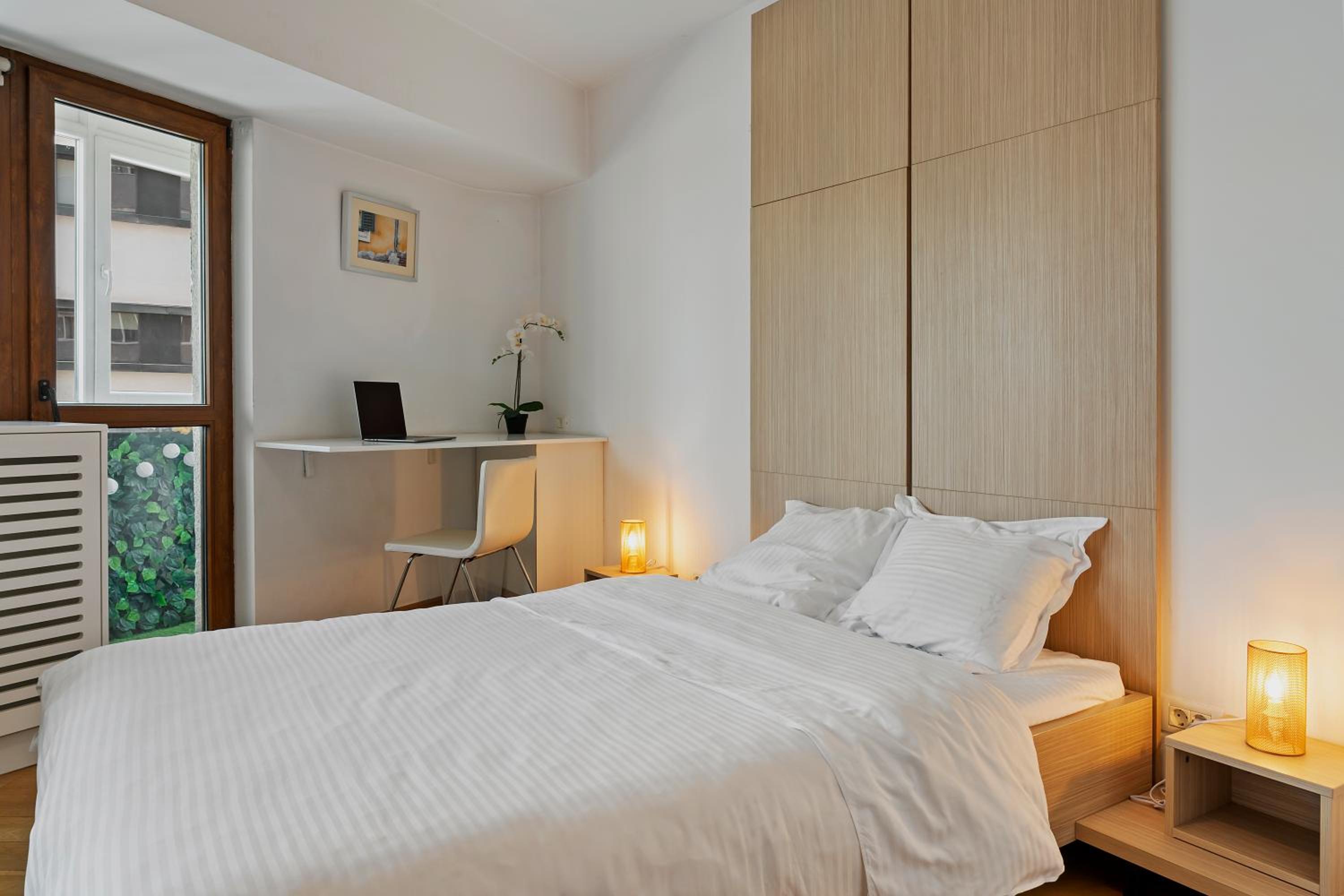 EDES Central Suite Perfect Location & Modern