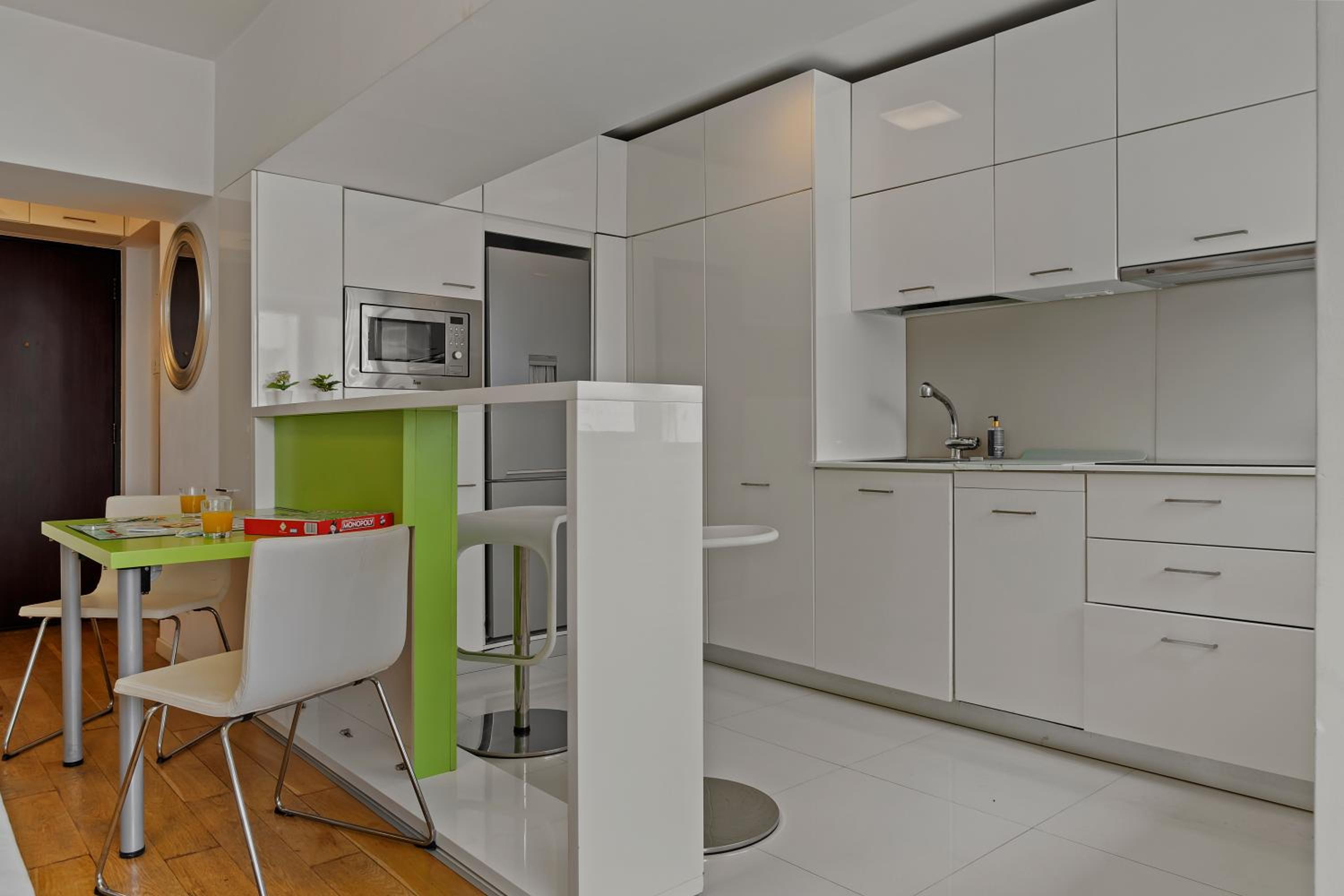 EDES Central Suite Perfect Location & Modern