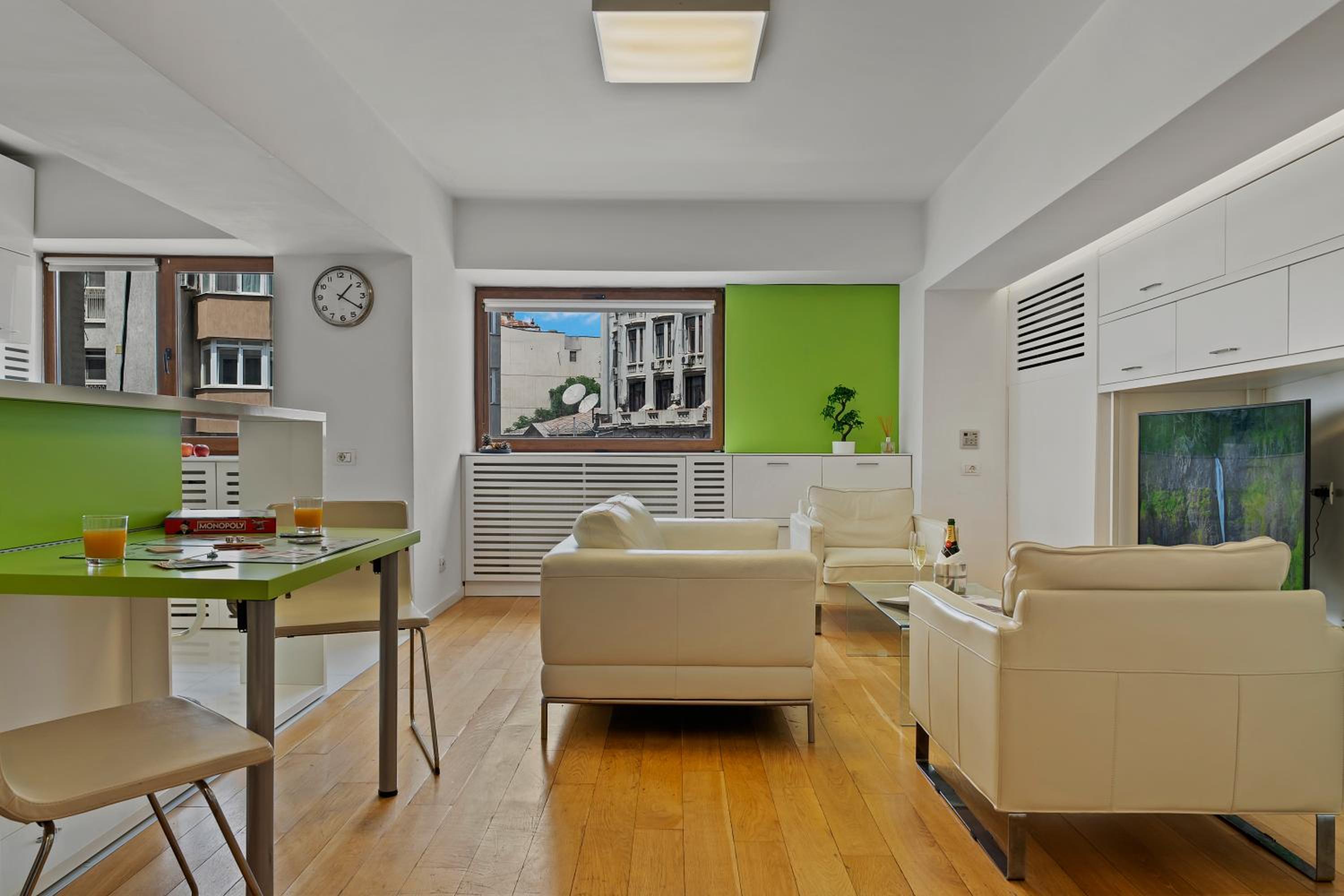 EDES Central Suite Perfect Location & Modern