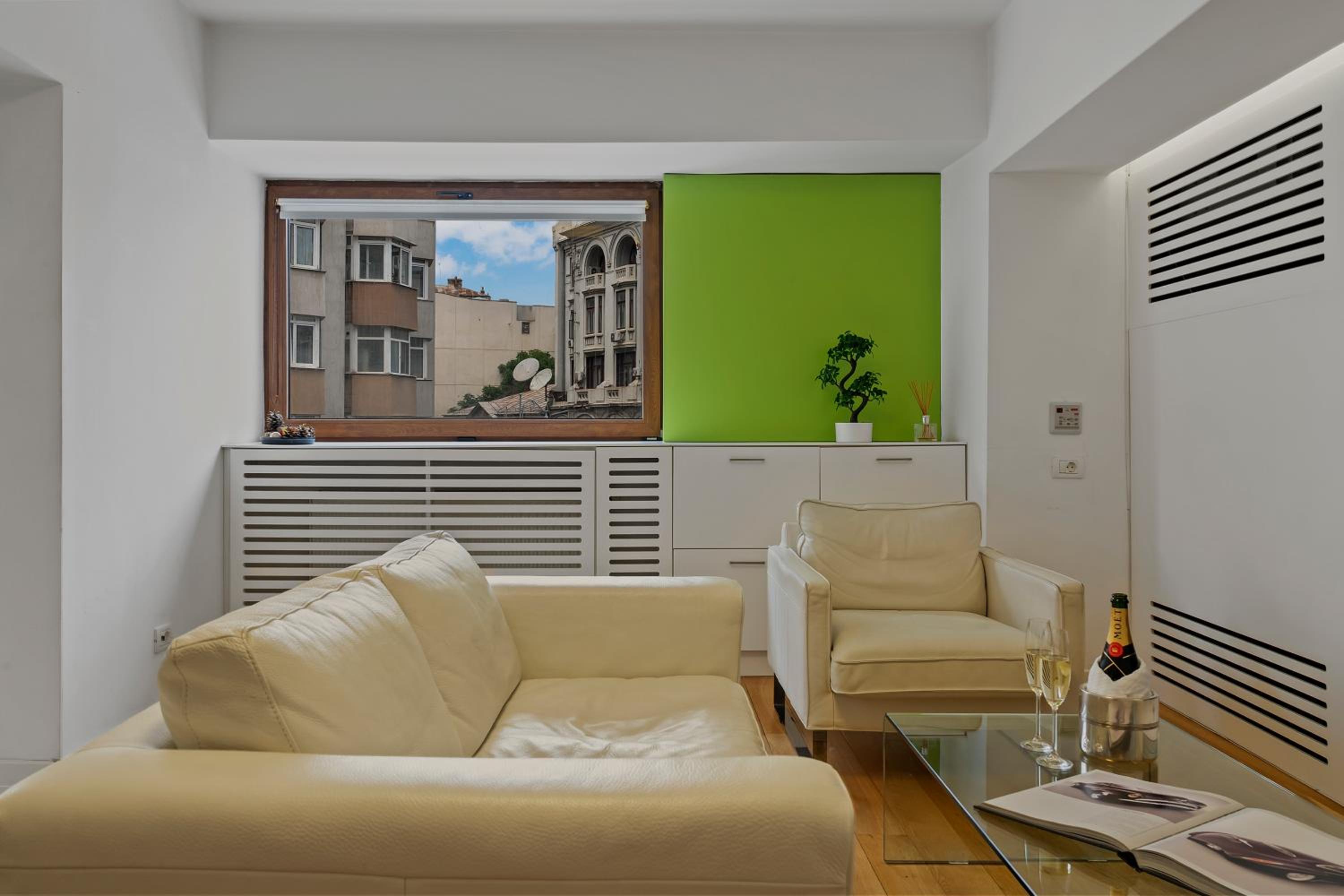 EDES Central Suite Perfect Location & Modern