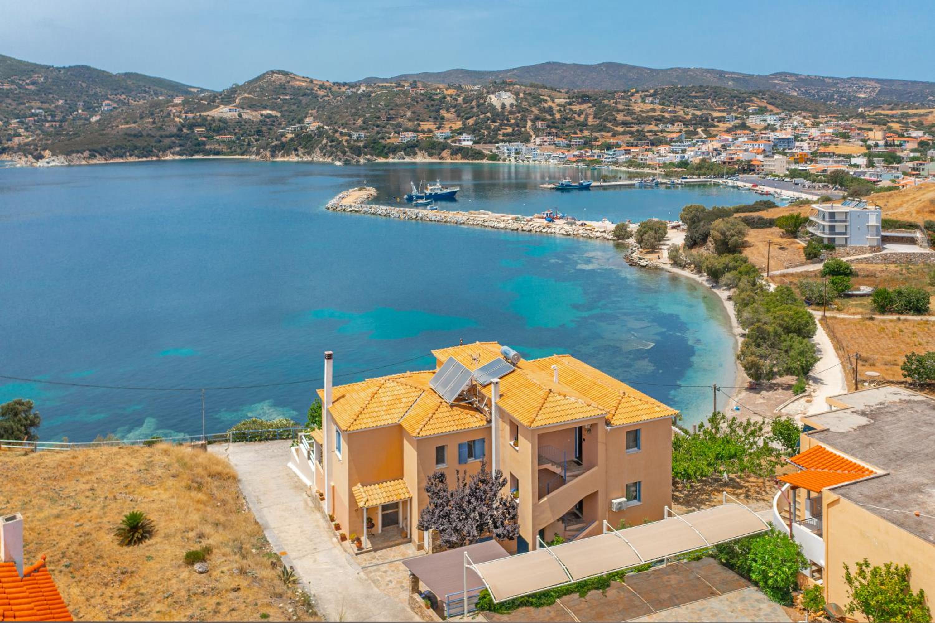 Niovi Seaview Apartments