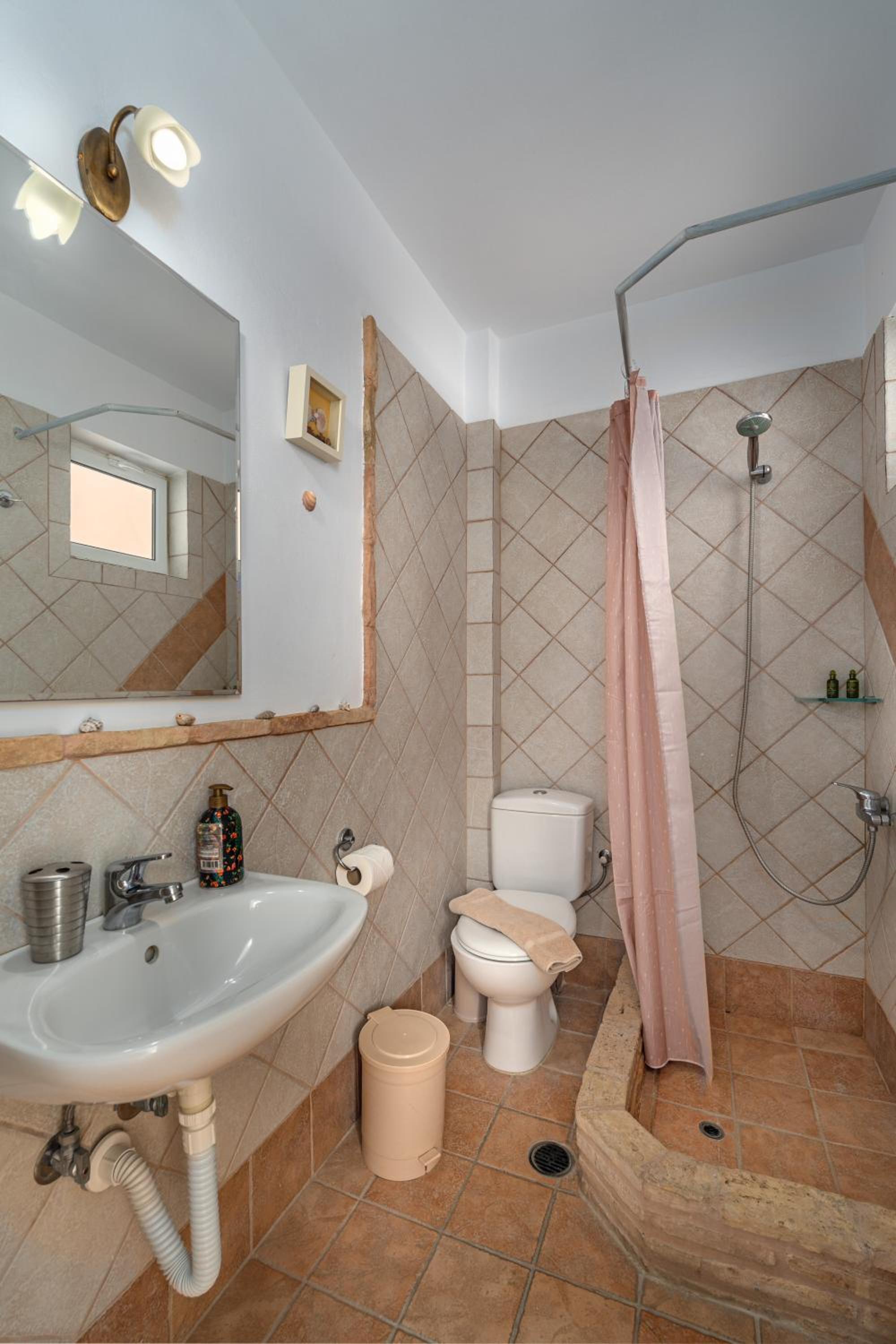 Niovi Seaview Apartments