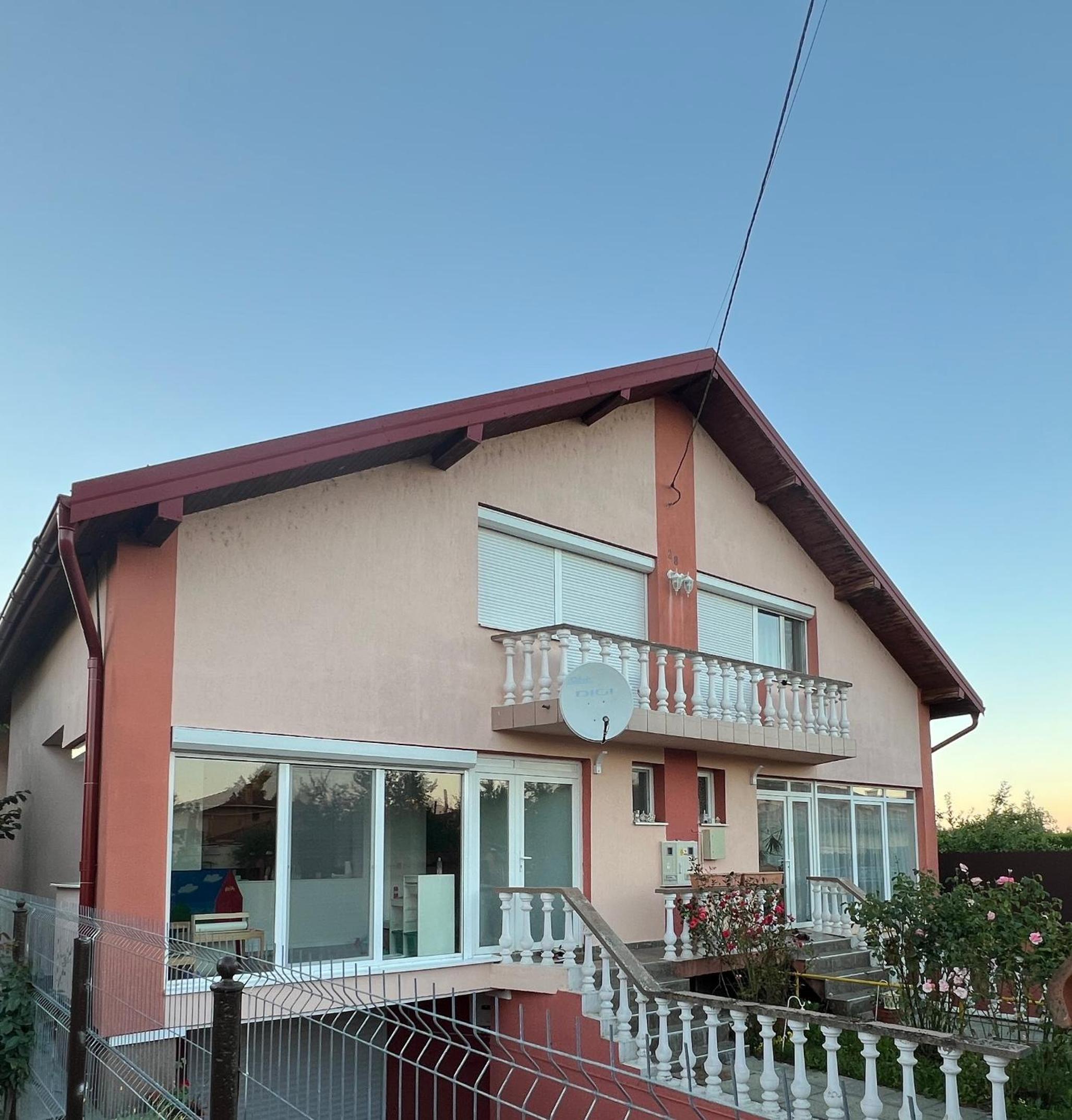 Family Friendly Villa with Playground & Garden