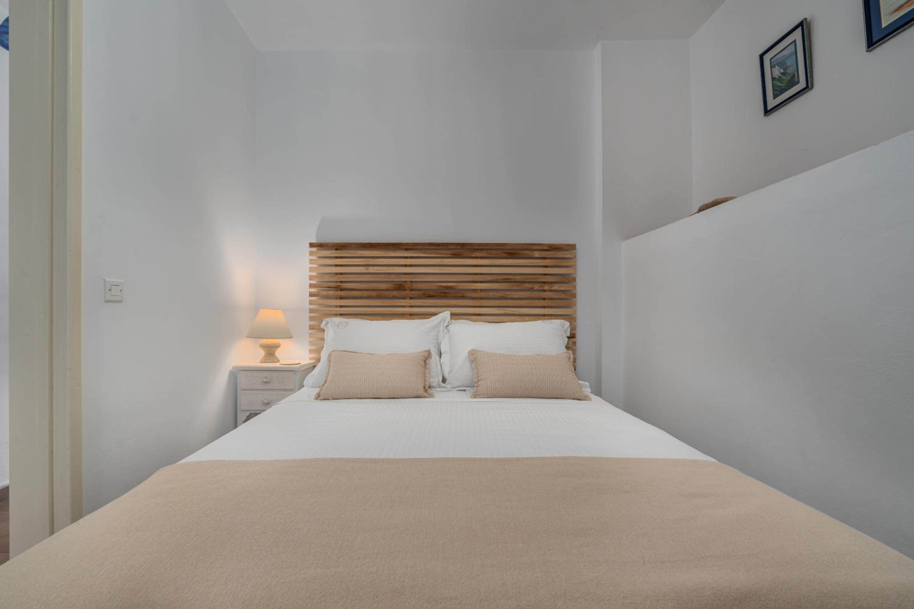 Niovi Seaview Apartments