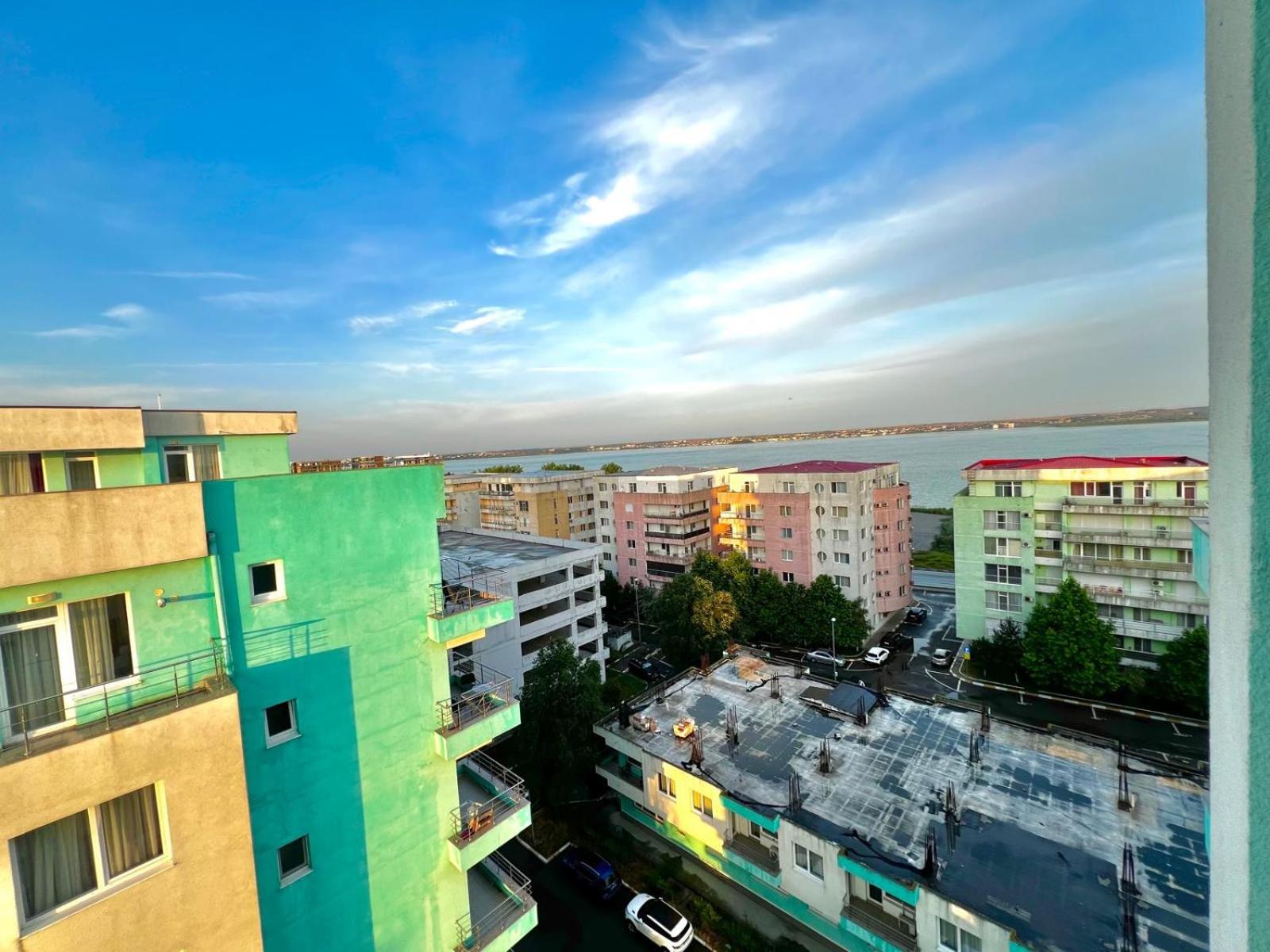 SUMMERLAND Sea View Penthouse & Jacuzzi