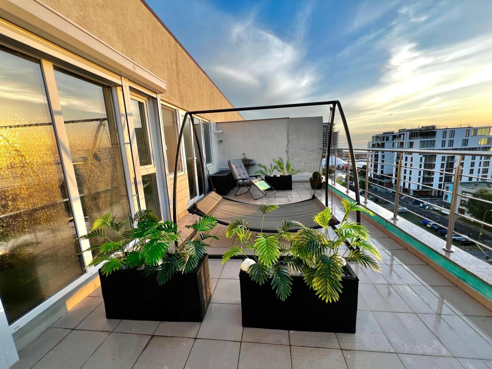 SUMMERLAND Sea View Penthouse & Jacuzzi