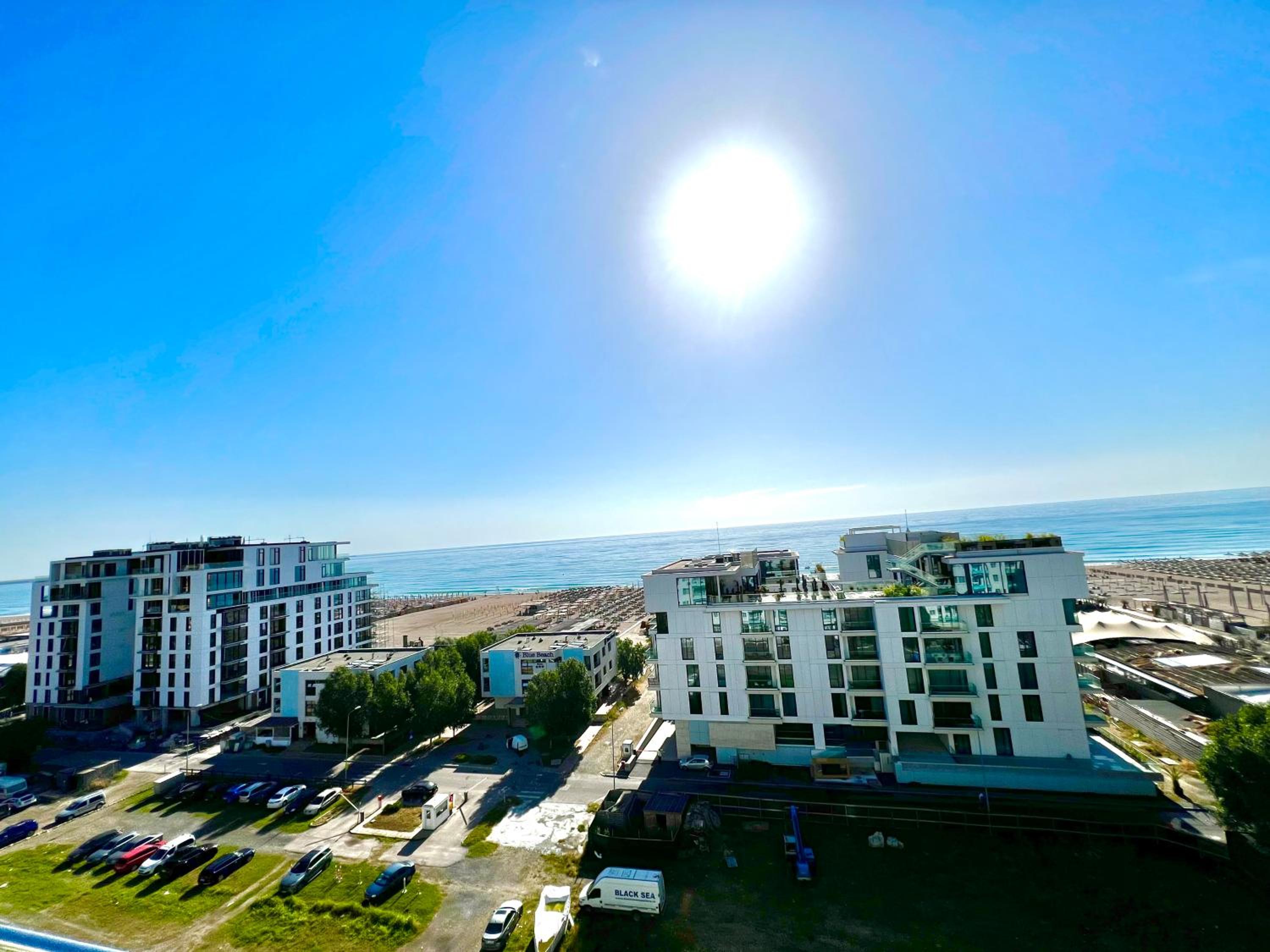 SUMMERLAND Sea View Penthouse & Jacuzzi