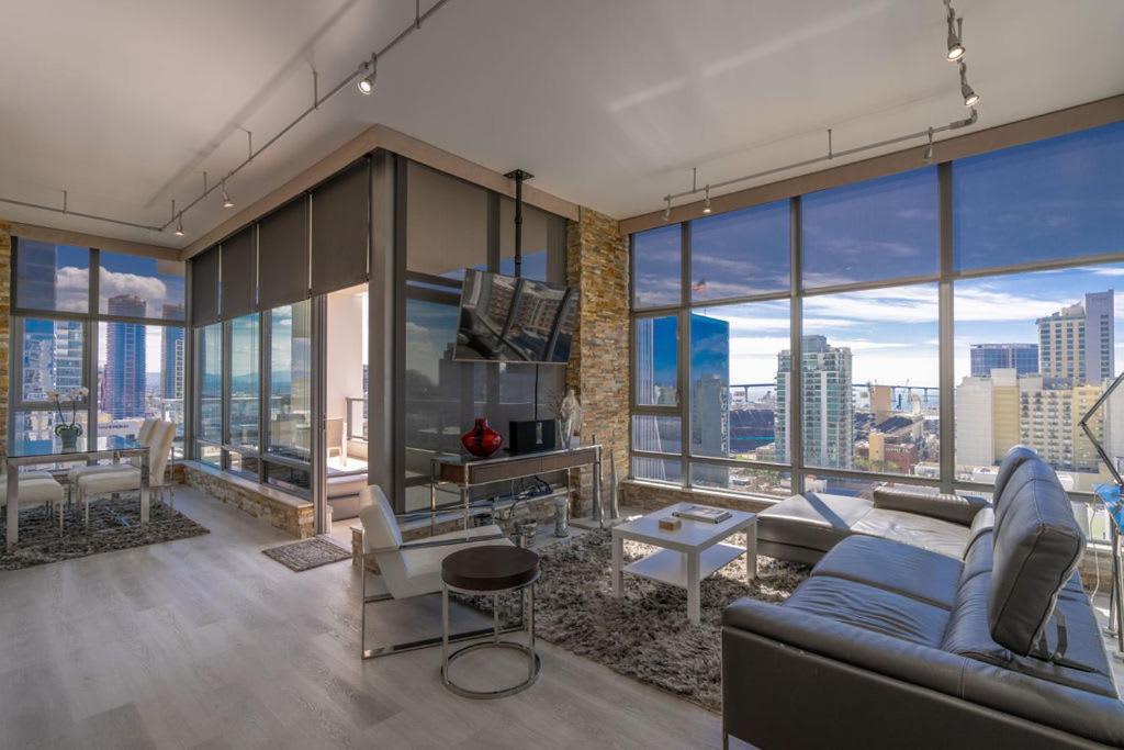 Cityscape Elegance with Water Views view 4