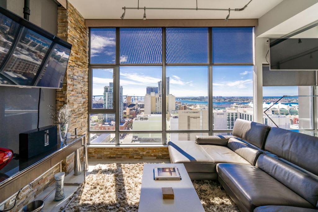 Cityscape Elegance with Water Views view 5