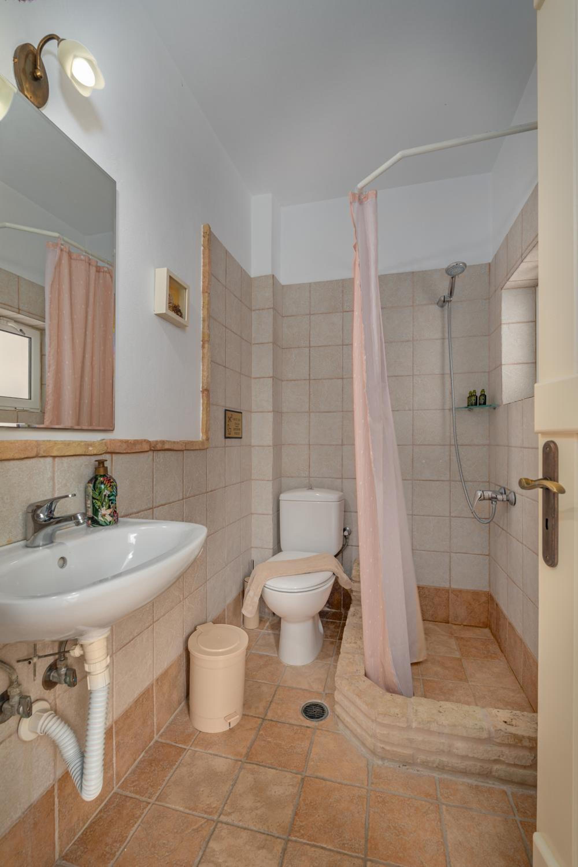 Niovi Seaview Apartments