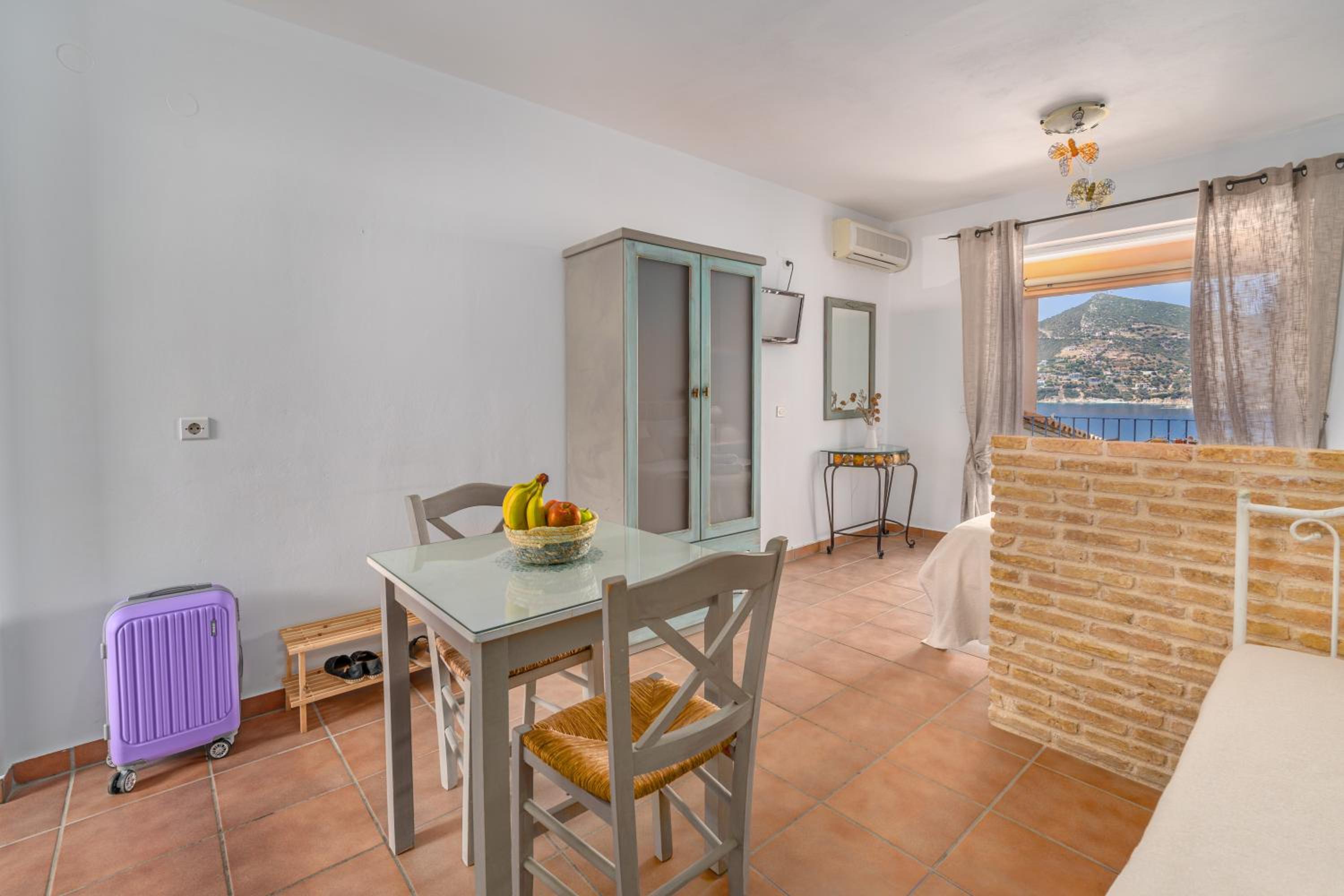Niovi Seaview Apartments