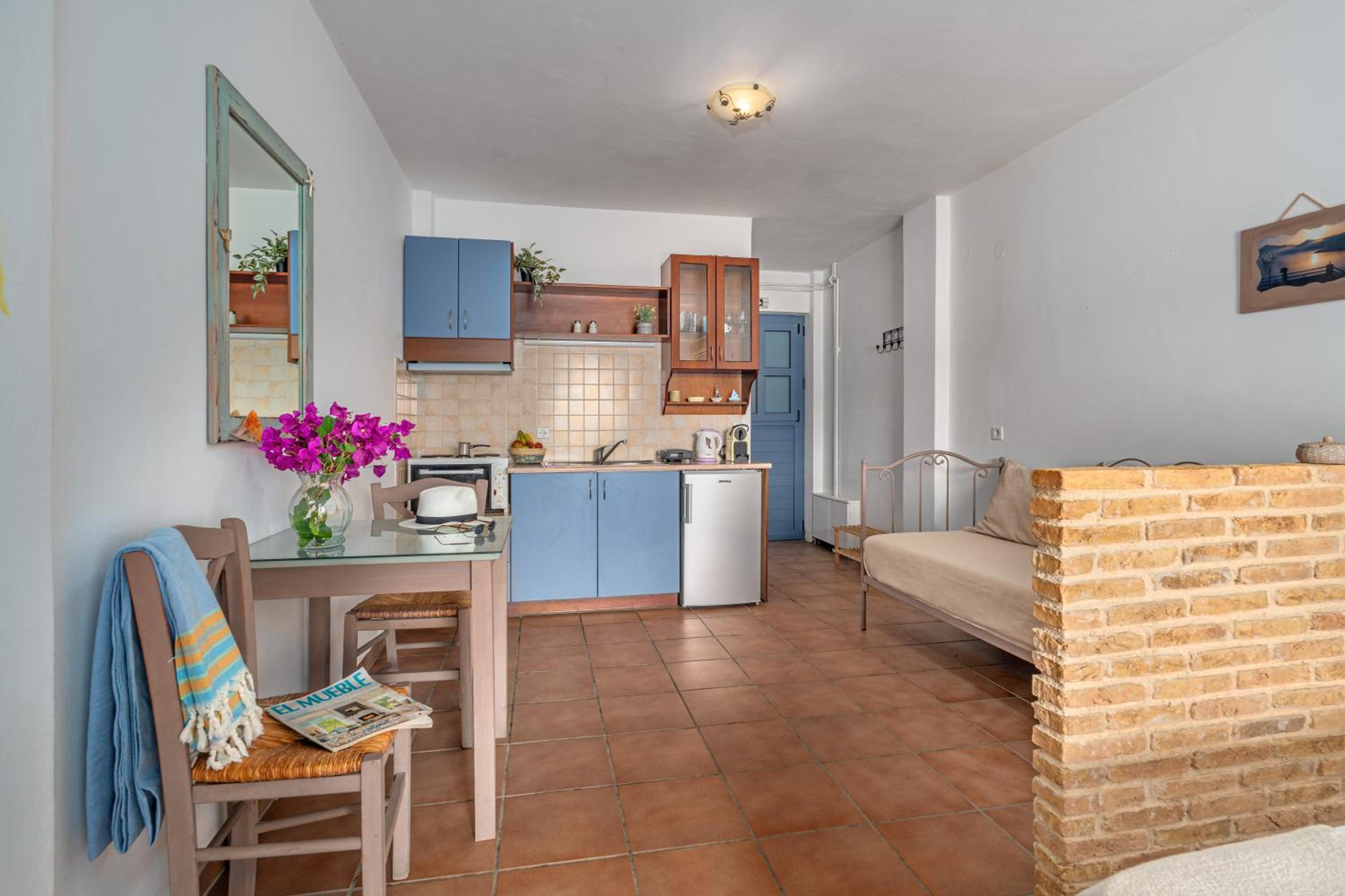 Niovi Seaview Apartments
