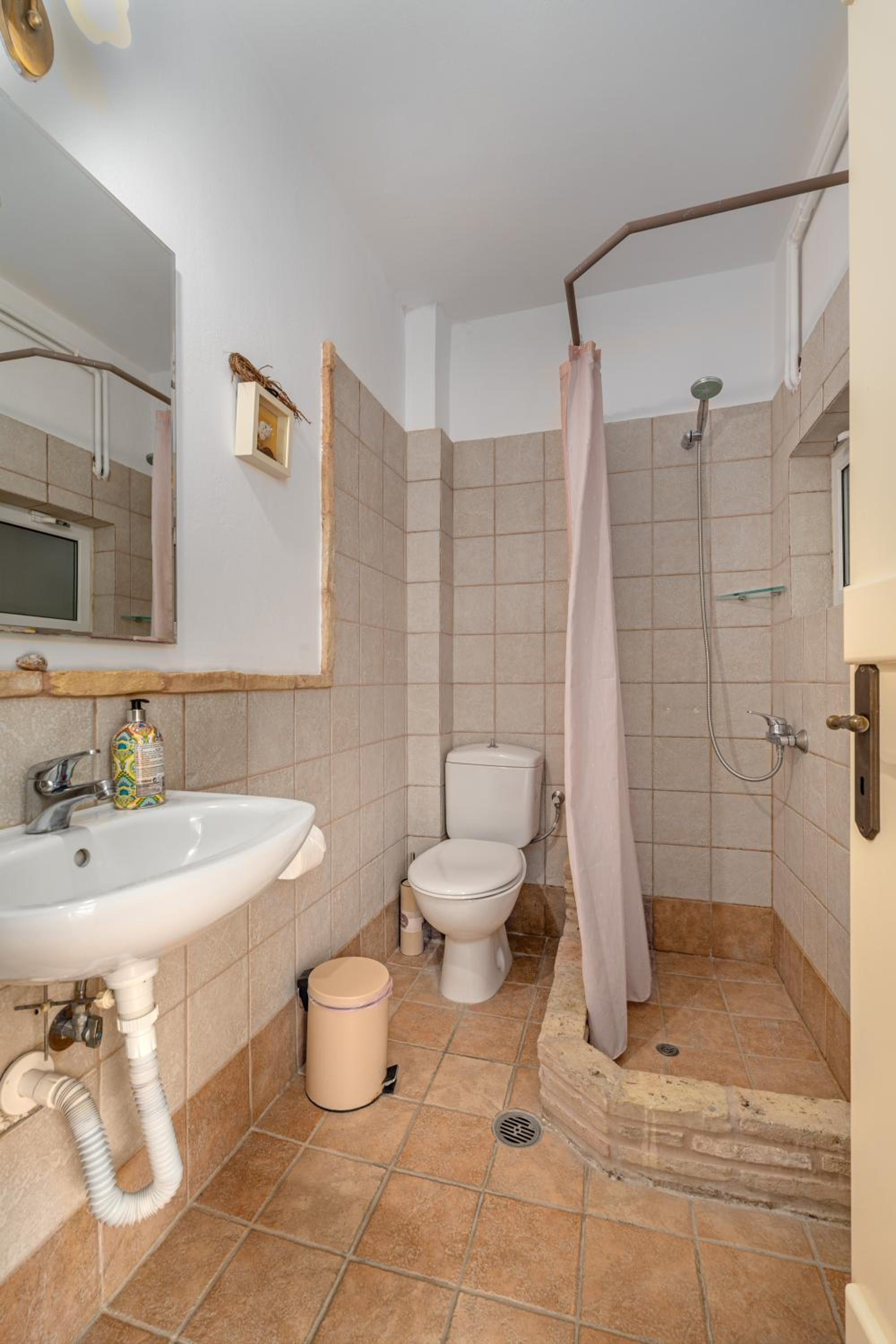 Niovi Seaview Apartments