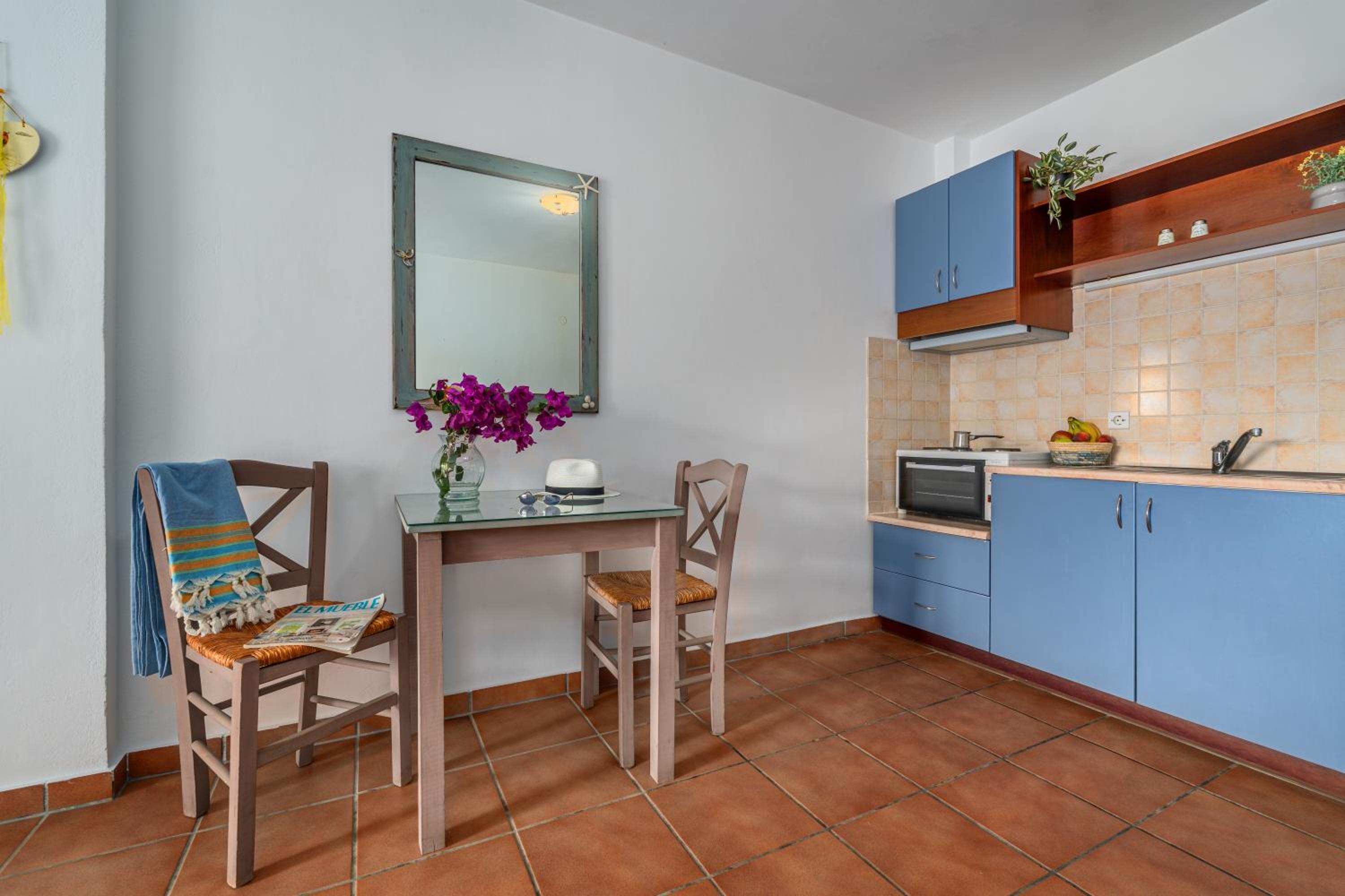 Niovi Seaview Apartments