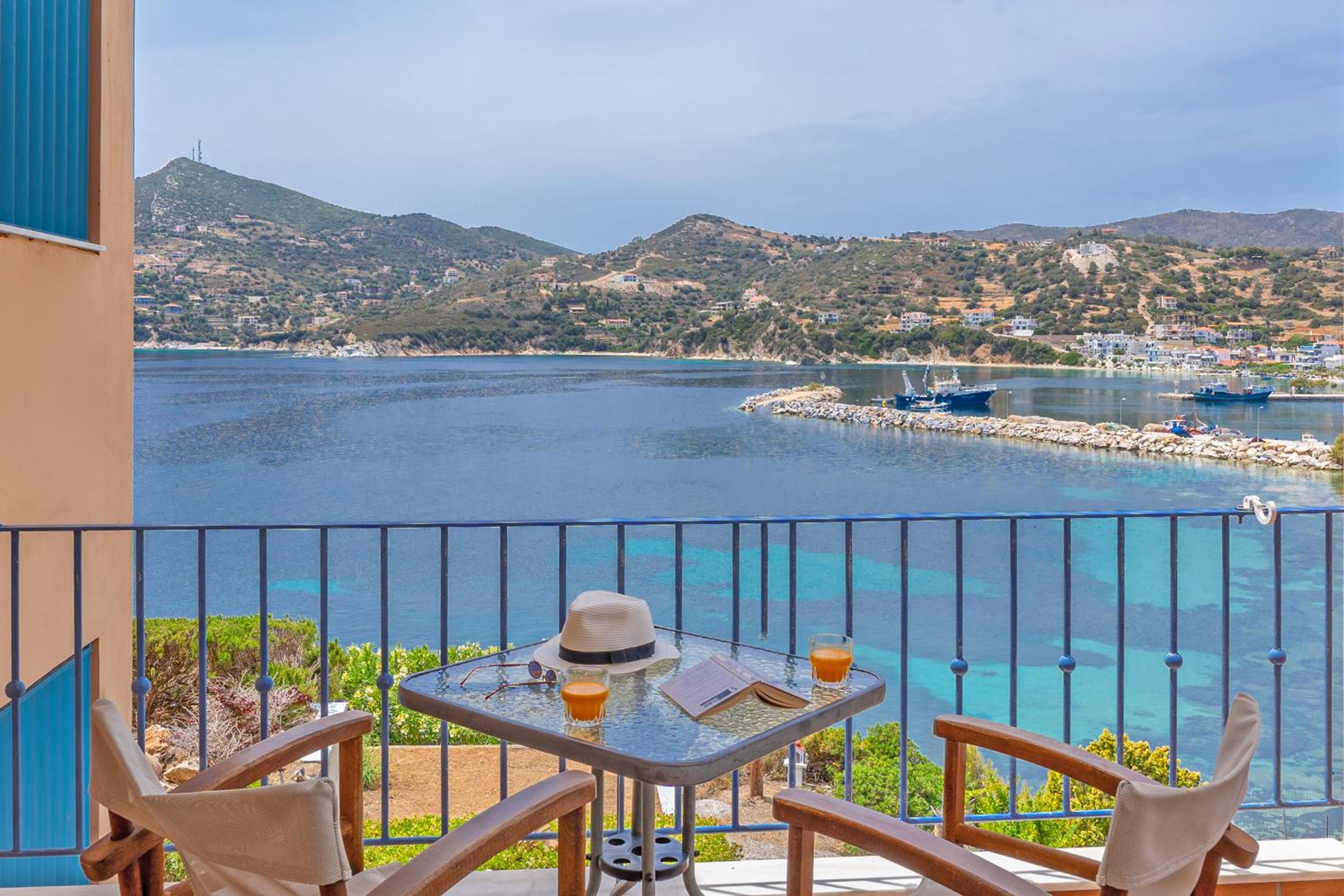 Niovi Seaview Apartments