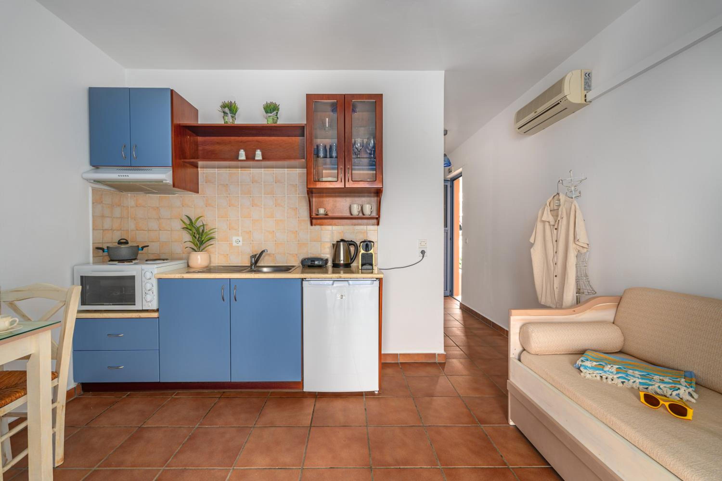 Niovi Seaview Apartments