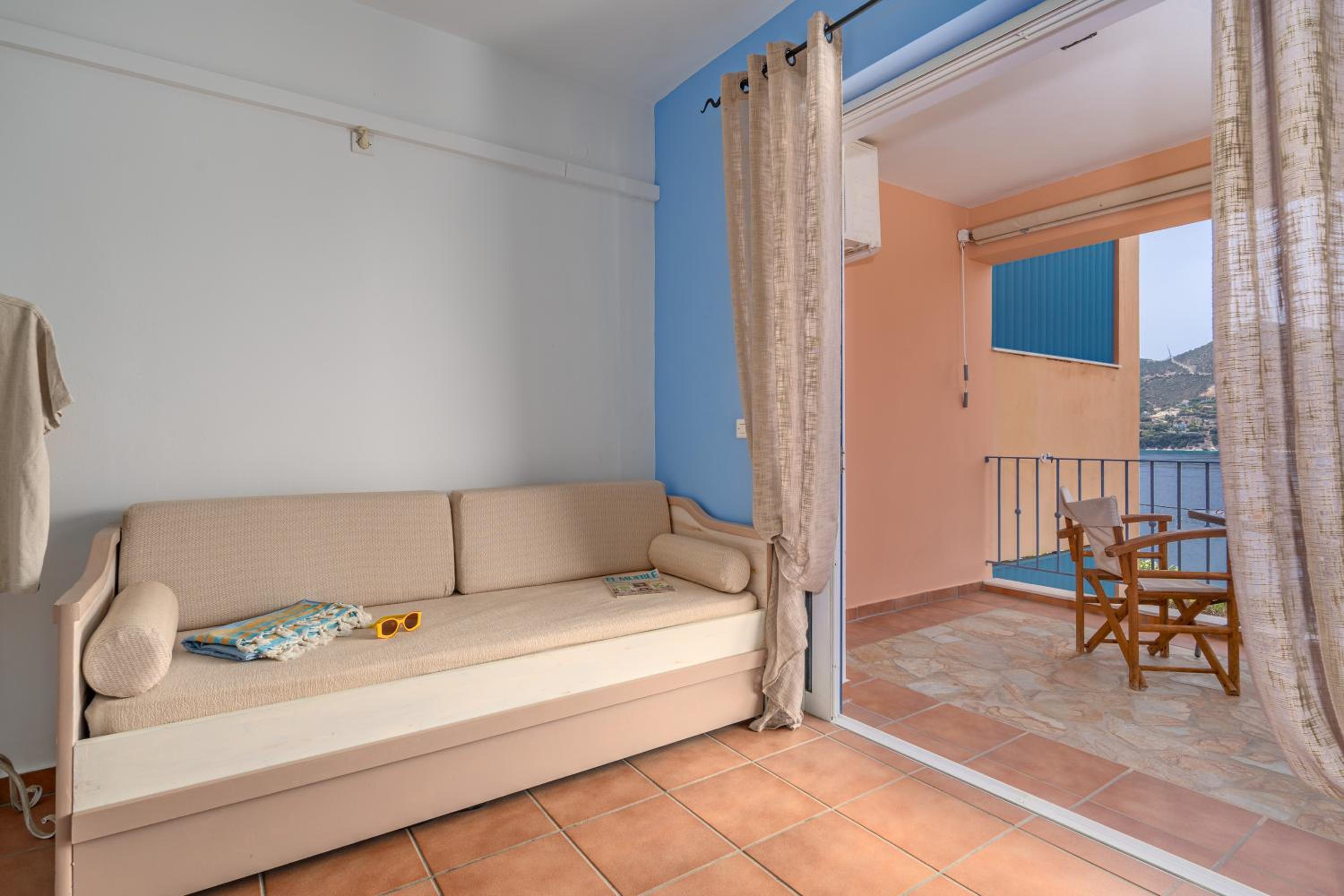 Niovi Seaview Apartments