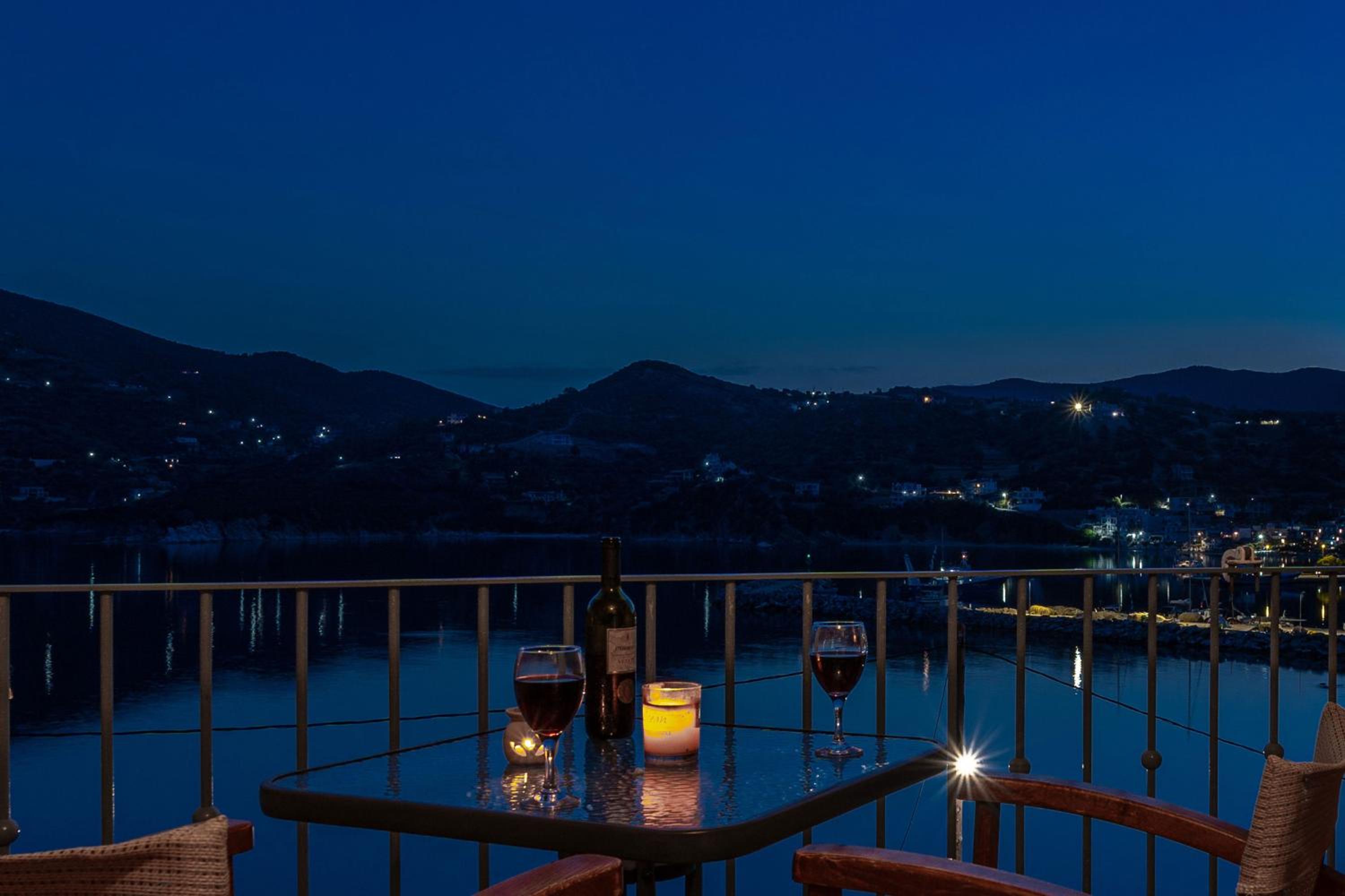 Niovi Seaview Apartments