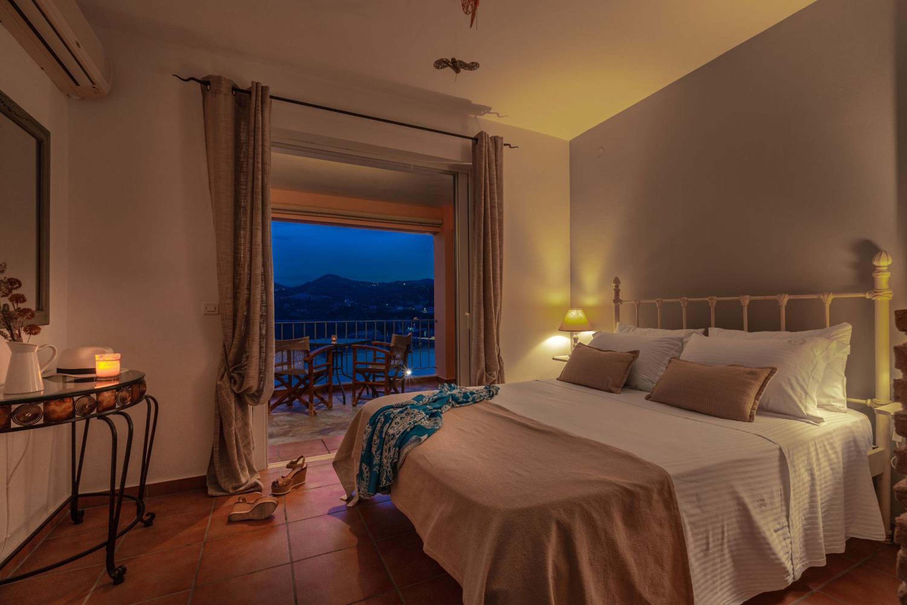 Niovi Seaview Apartments