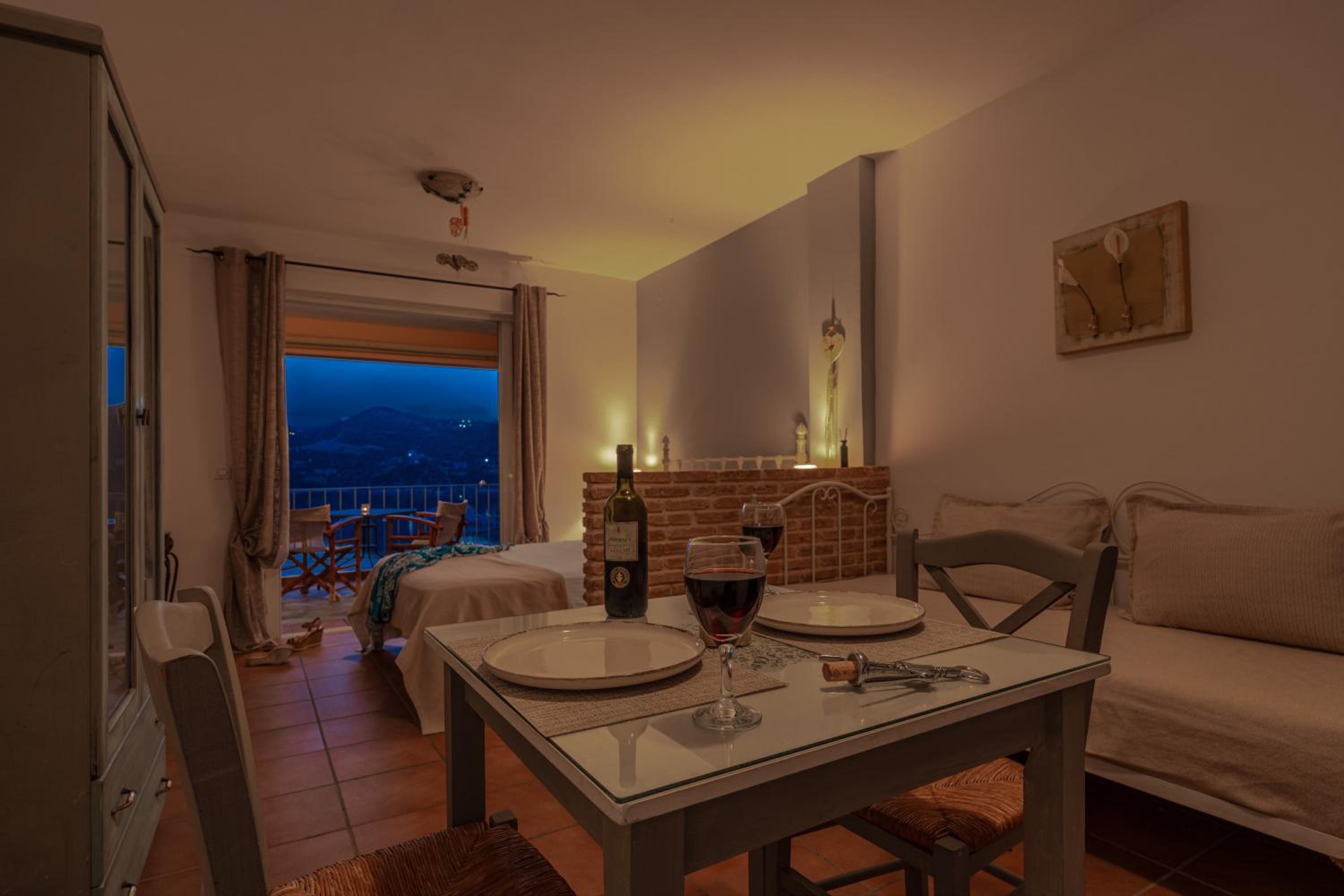 Niovi Seaview Apartments