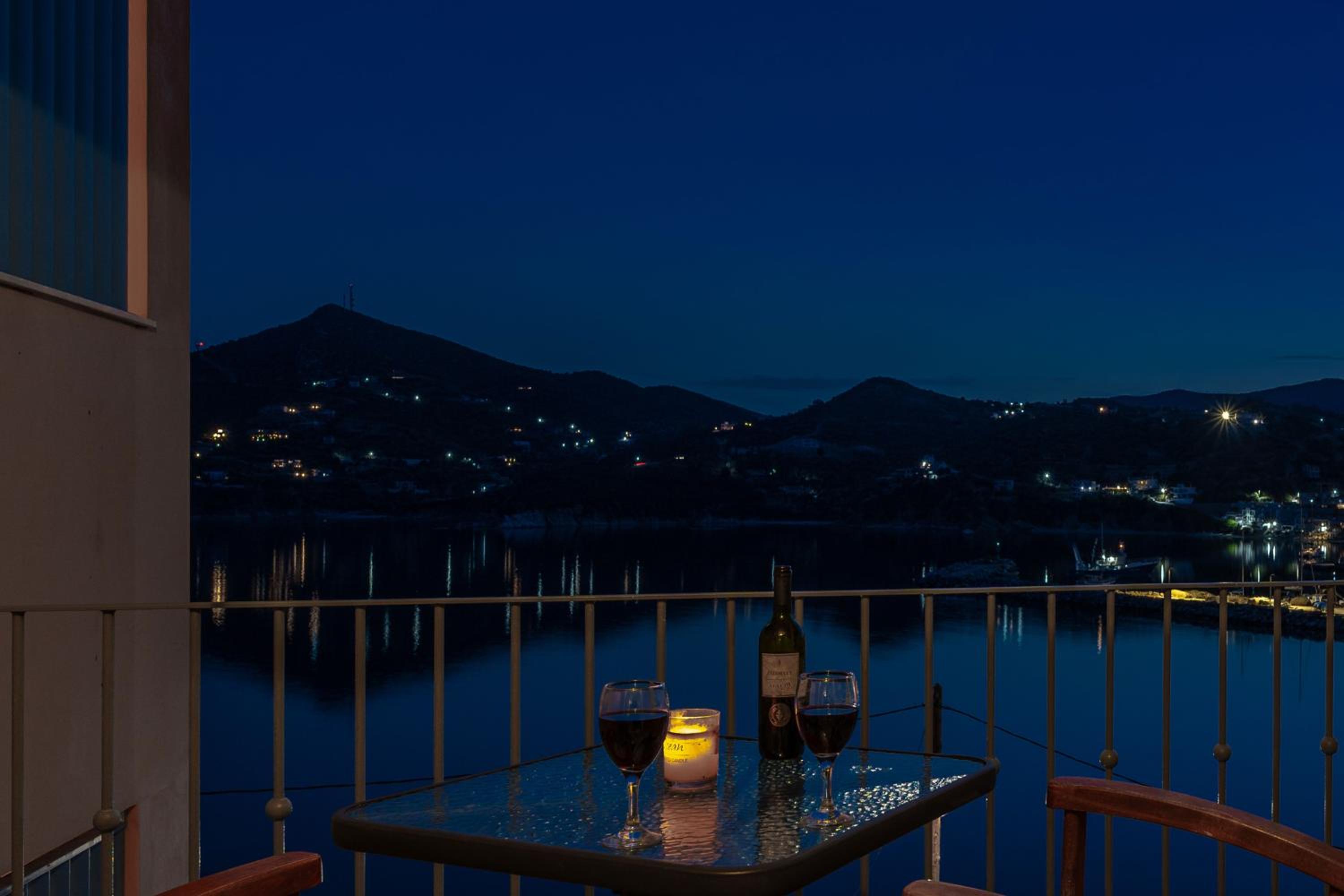 Niovi Seaview Apartments