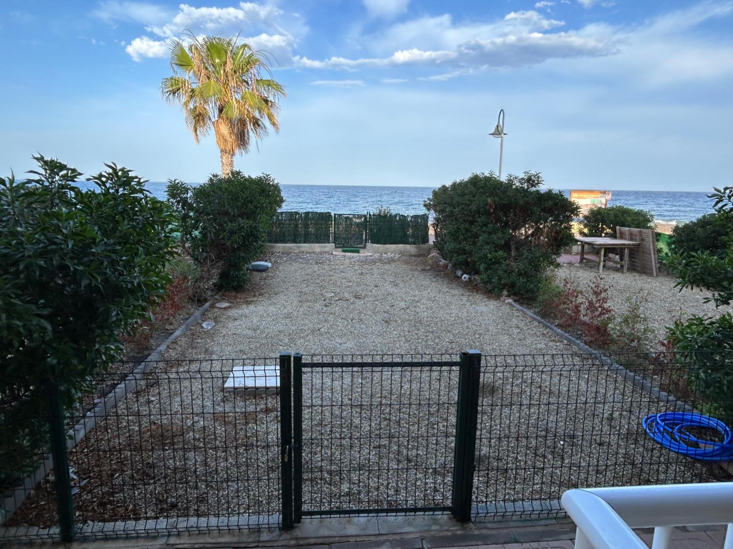 Apartamento en primera línea en Pozo del Esparto