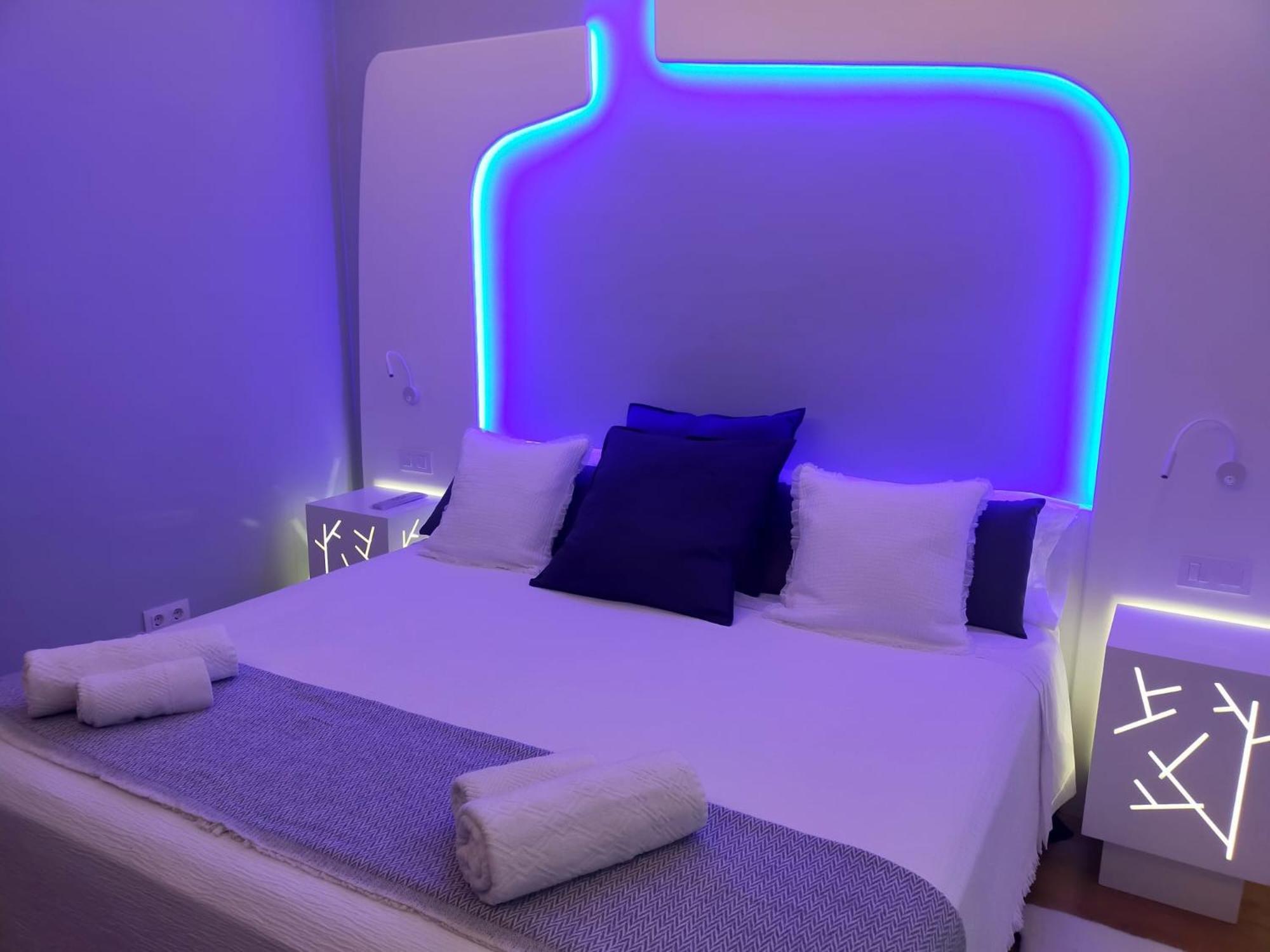 BASTINAZO ALOHADREAM - EXCLUSIVO - Design Suite Luxury Love and Spa - Jacuzzi y Sauna Privados view 5
