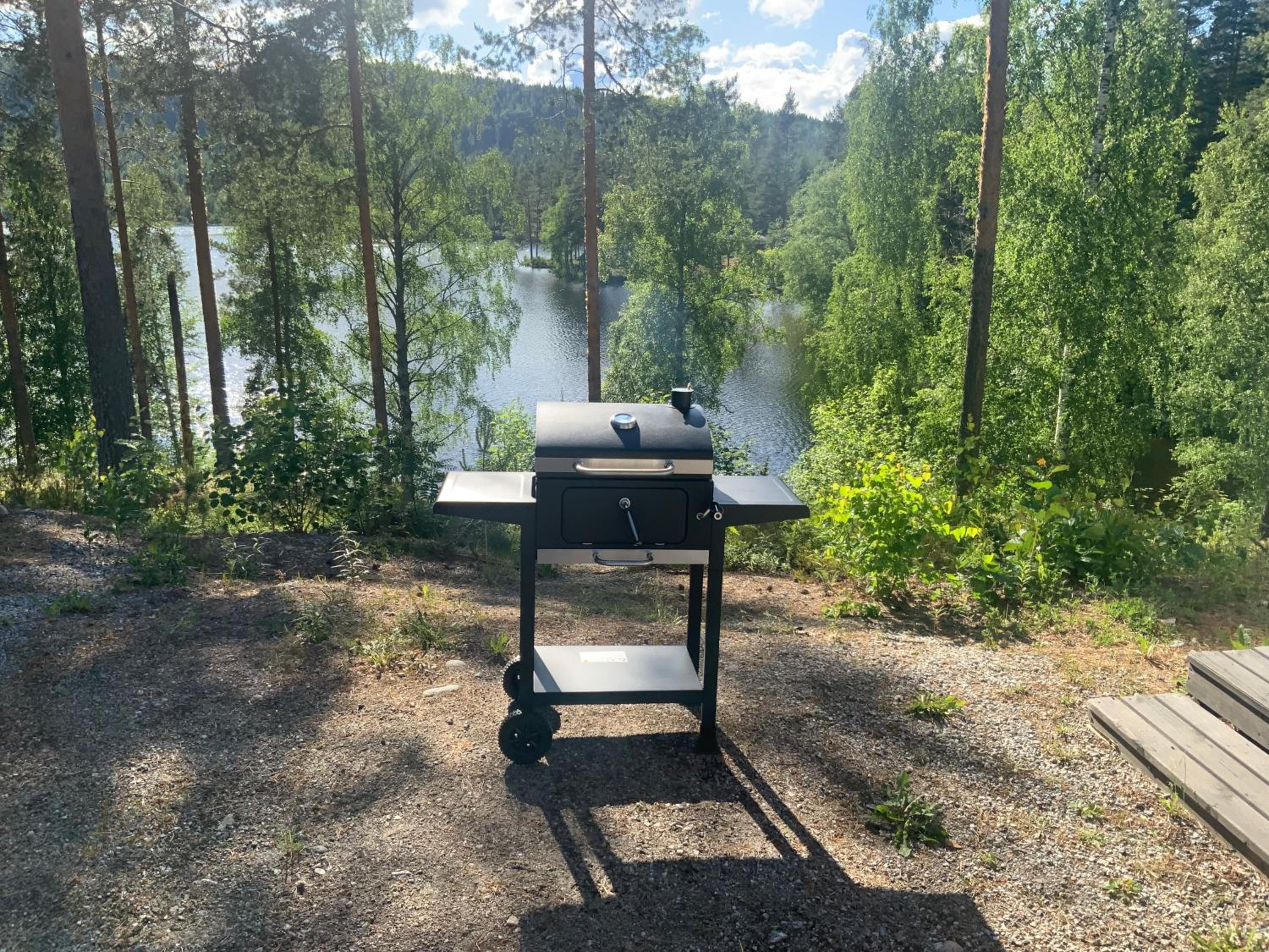 Saunaharju 5 järven rannalla