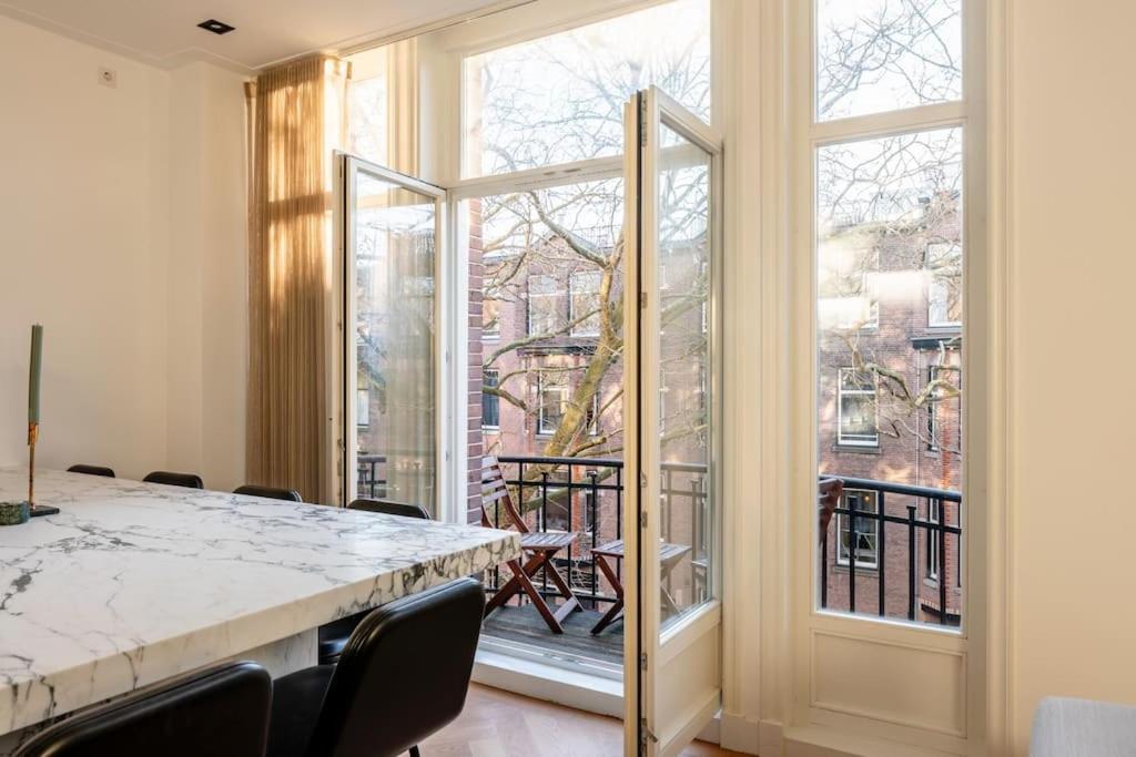 Luxurious Central Park 1-Bed Apartment