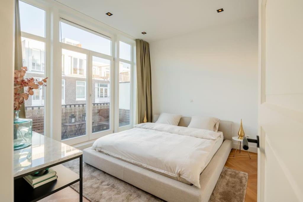 Luxurious Central Park 1-Bed Apartment