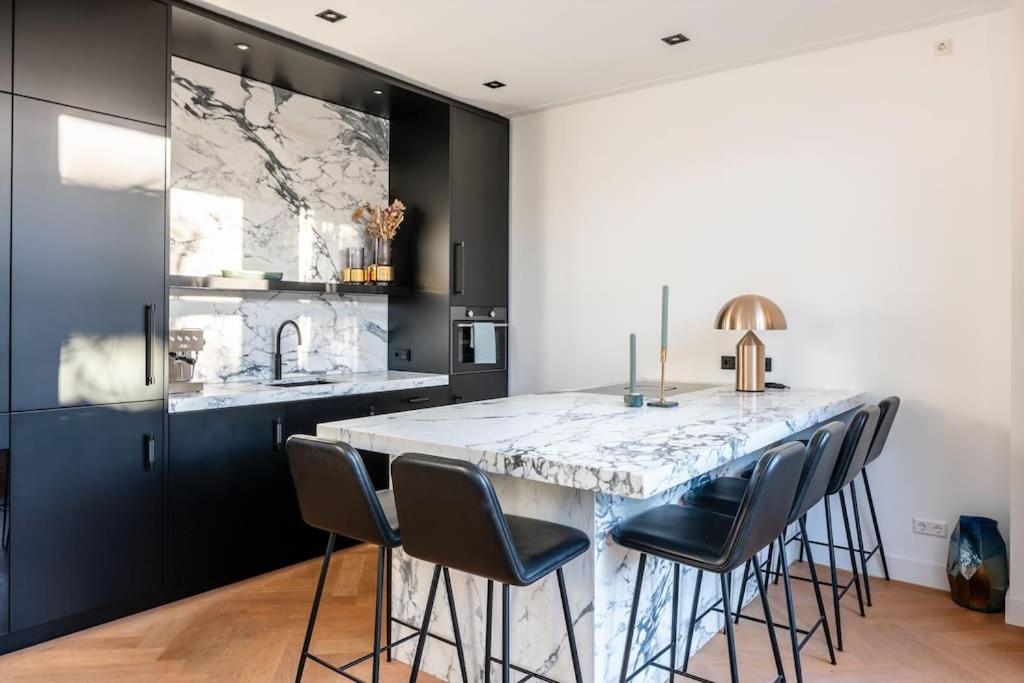 Luxurious Central Park 1-Bed Apartment