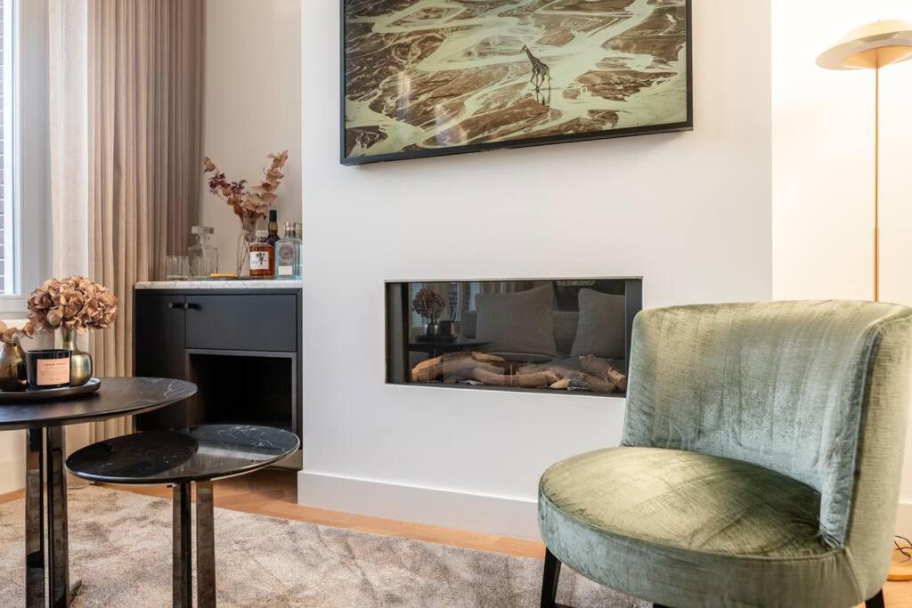 Luxurious Central Park 1-Bed Apartment