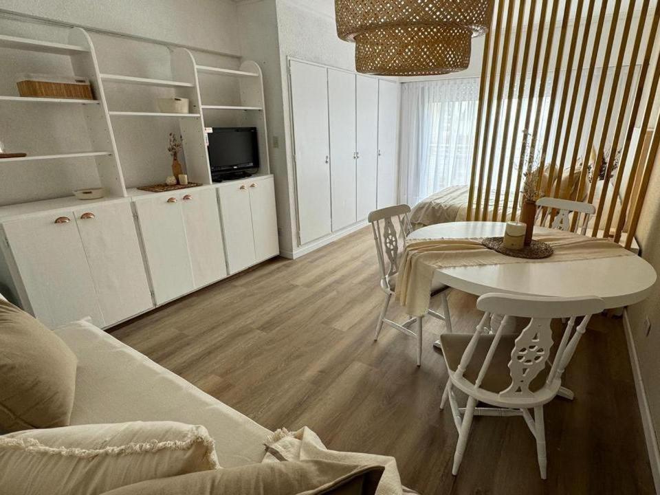 Hermoso departamento monoambiente en edificio MARAL 33