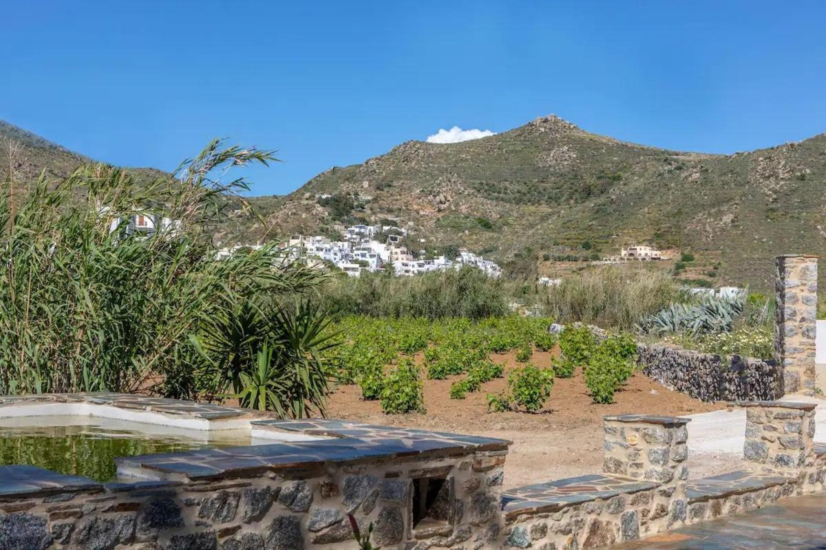 Peratsi Stone Houses