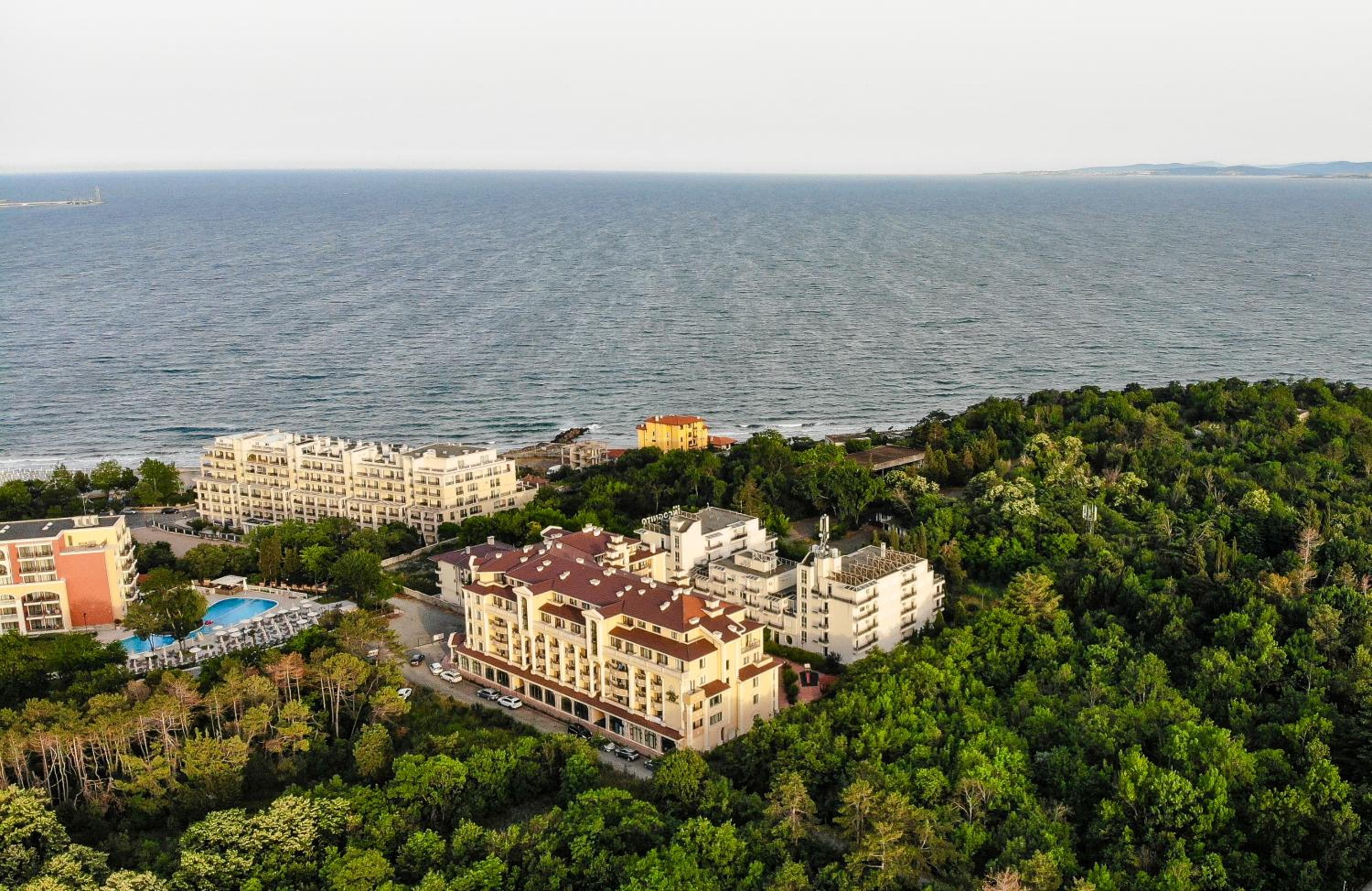 Flora Beach Resort Studio