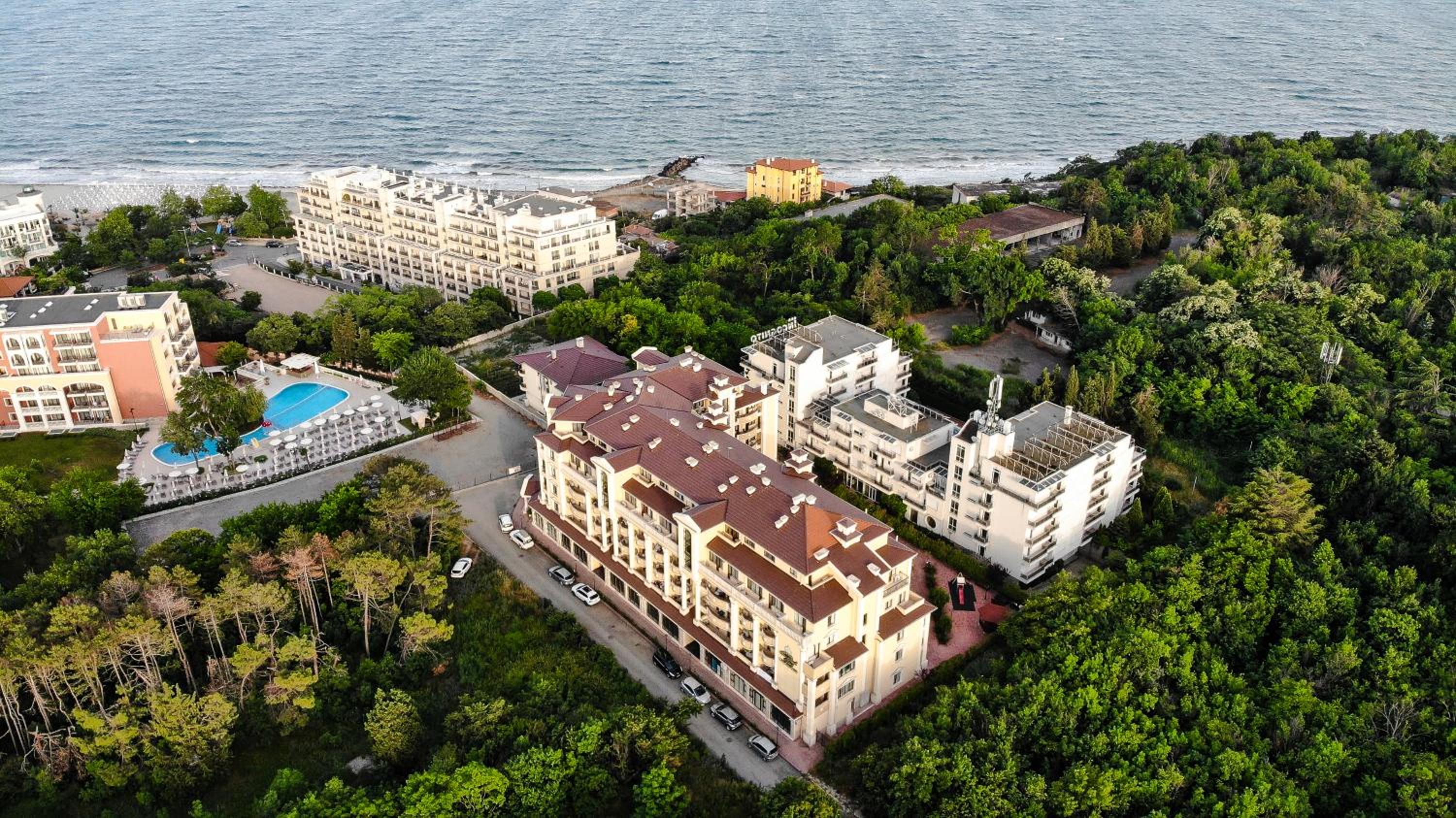 Flora Beach Resort Studio